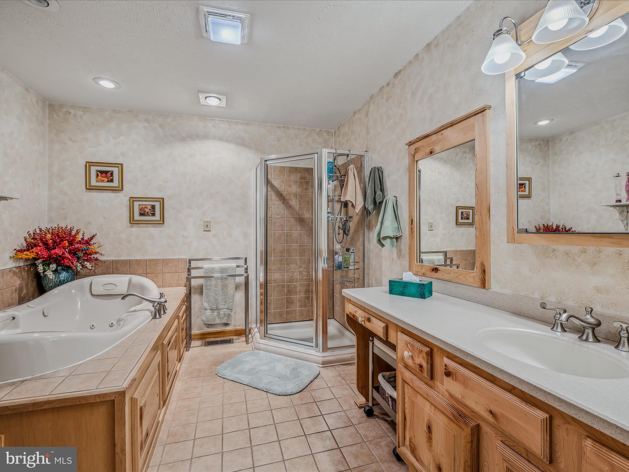 RIVER RIDGE - Residential