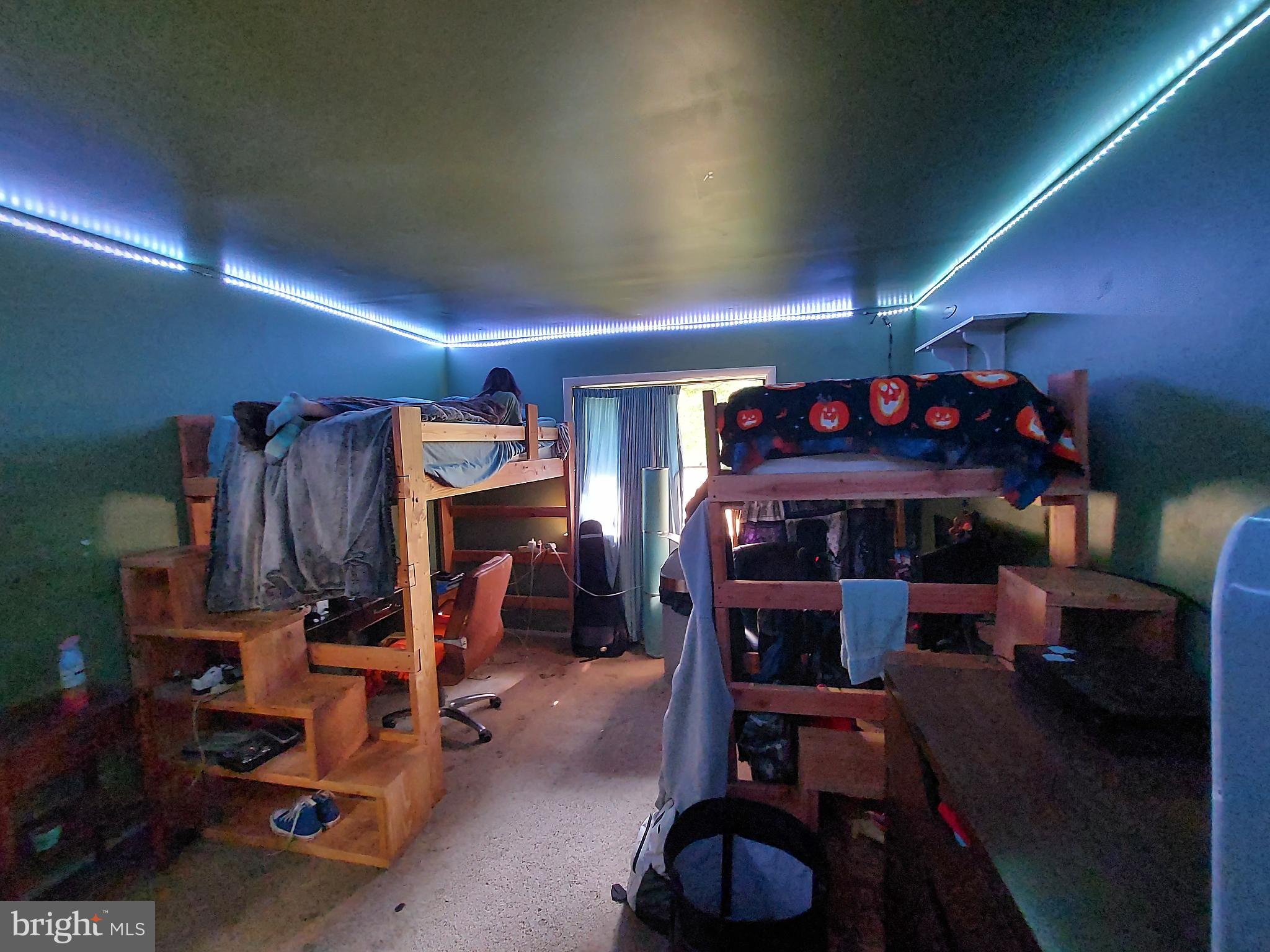 NEWINGTON STATION - Residential