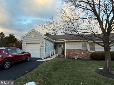 1069 COUNTRY HILL DRIVE HARRISBURG PA 17111