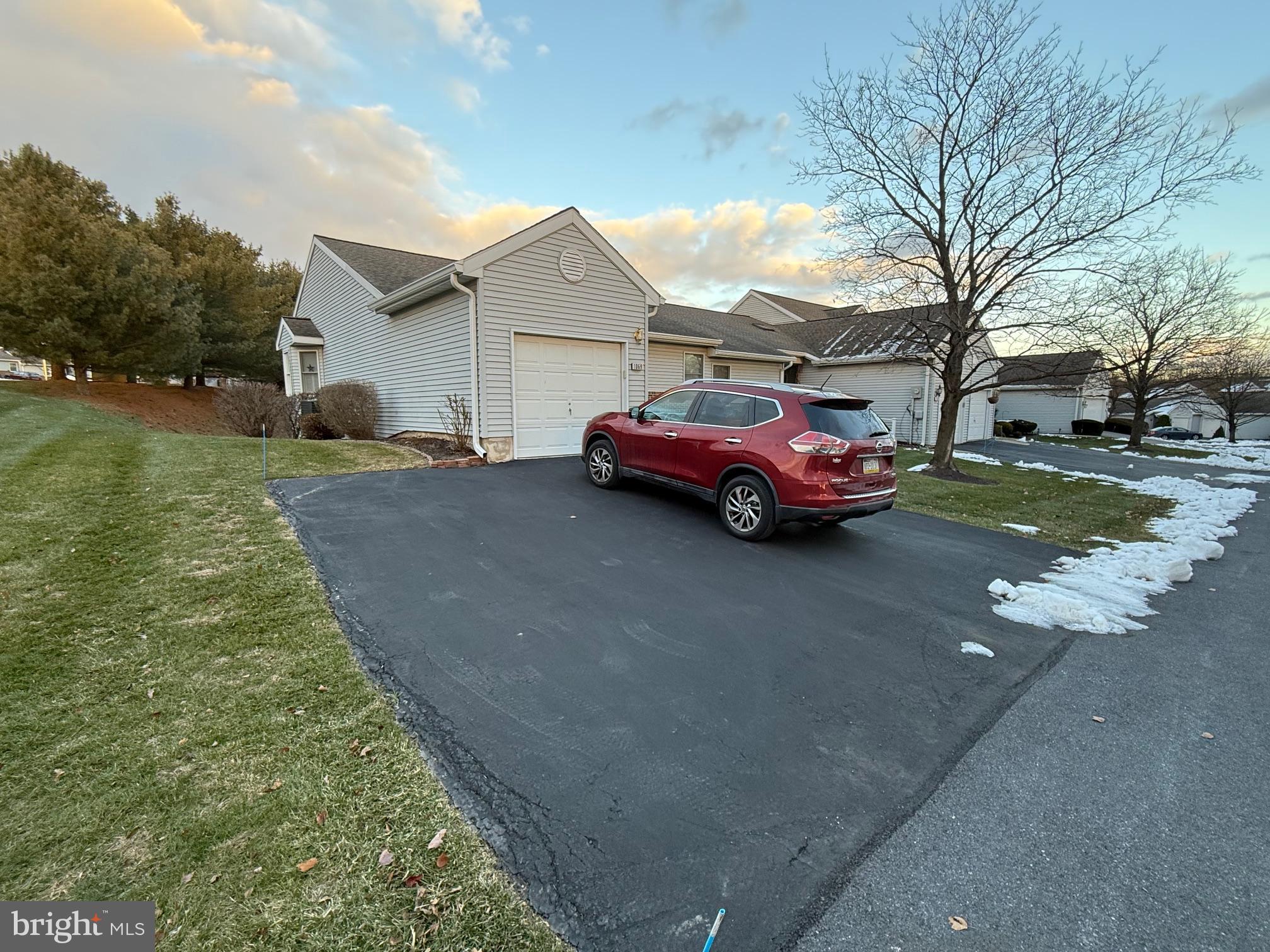 1069 COUNTRY HILL DRIVE