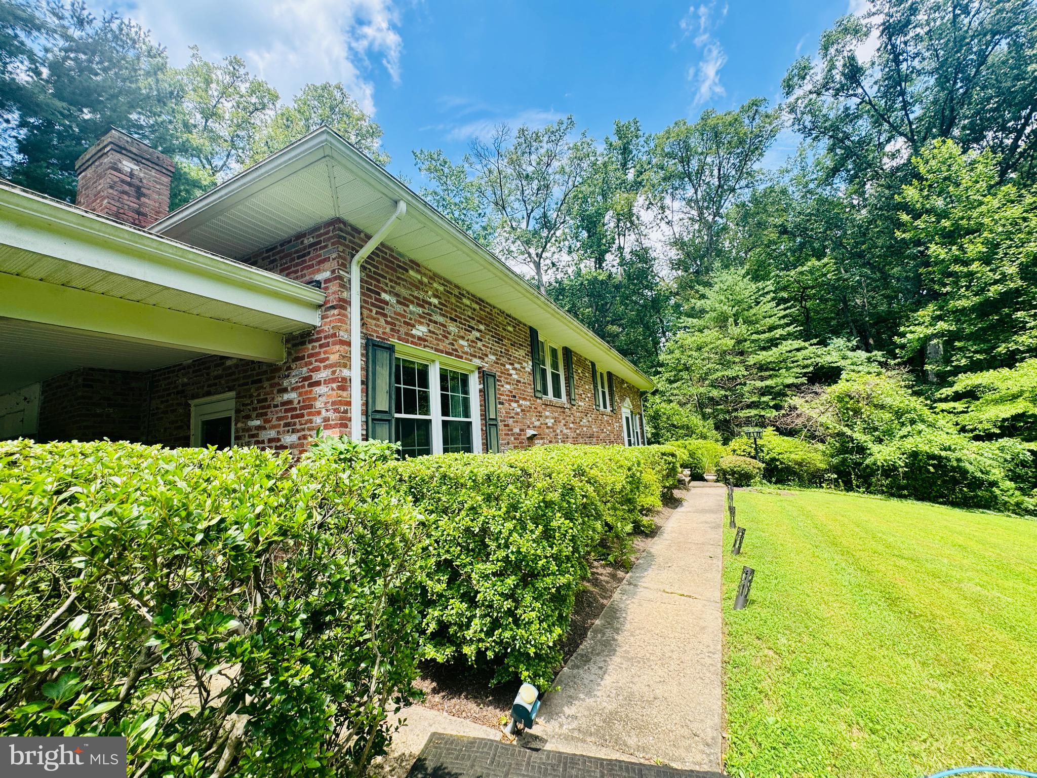 MANTUA - Residential Lease