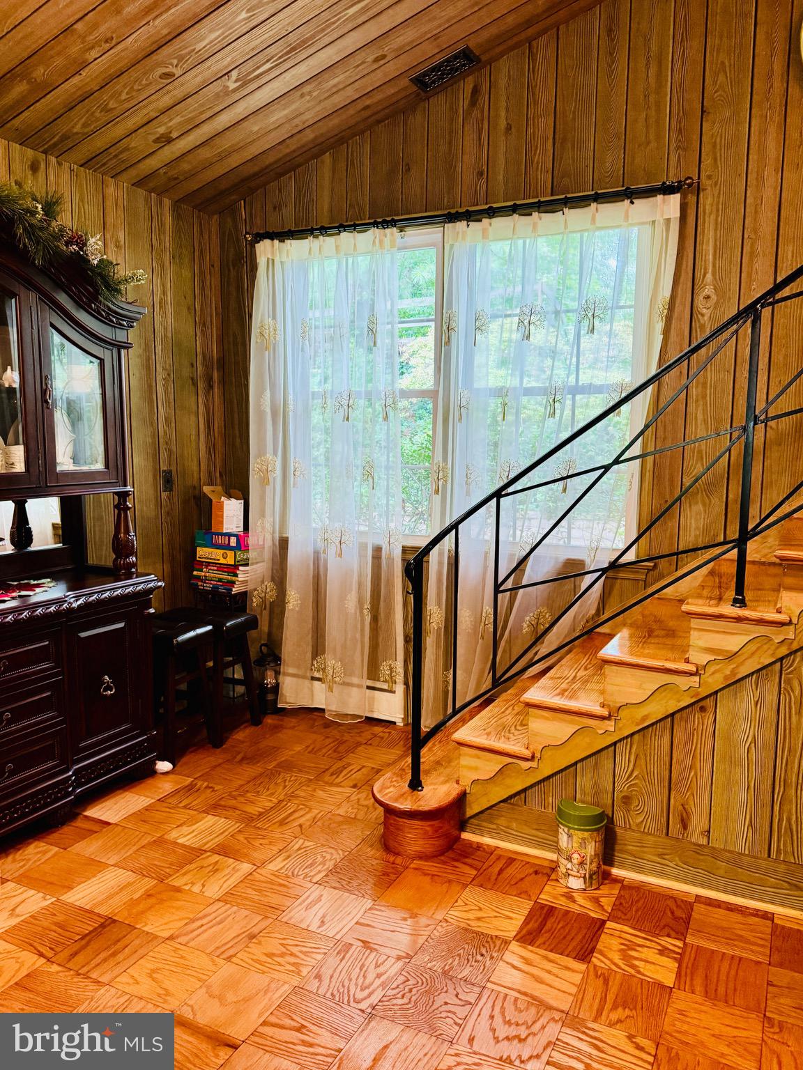 MANTUA - Residential Lease