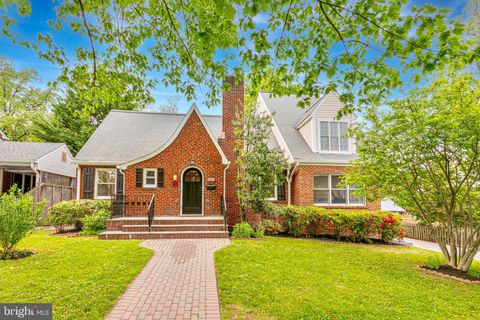 5001 14TH STREET N ARLINGTON VA 22205