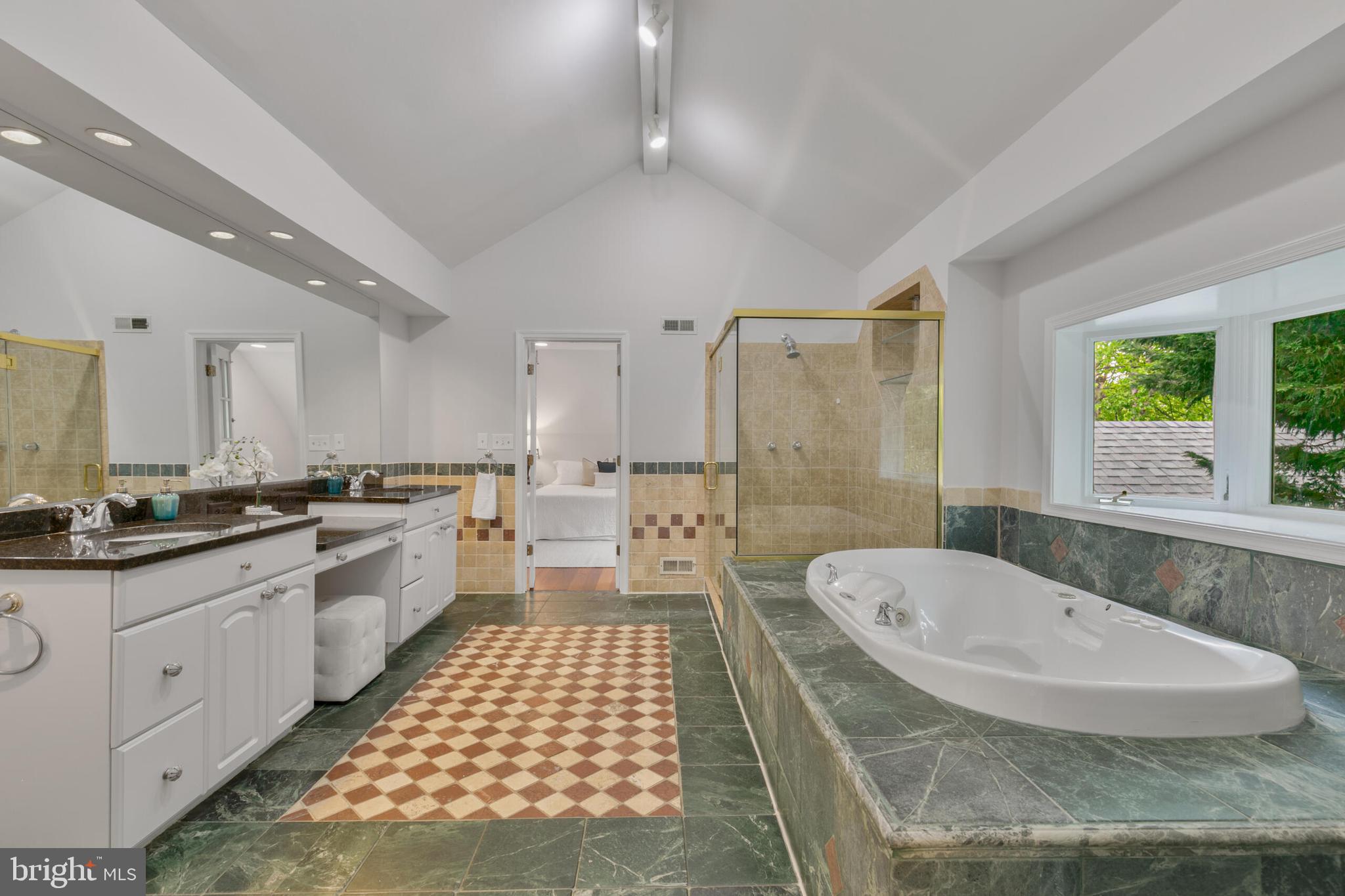 WAYCROFT WOODLAWN - Residential