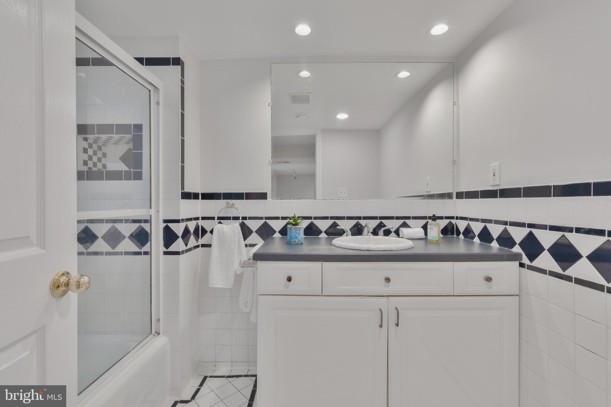 WAYCROFT WOODLAWN - Residential