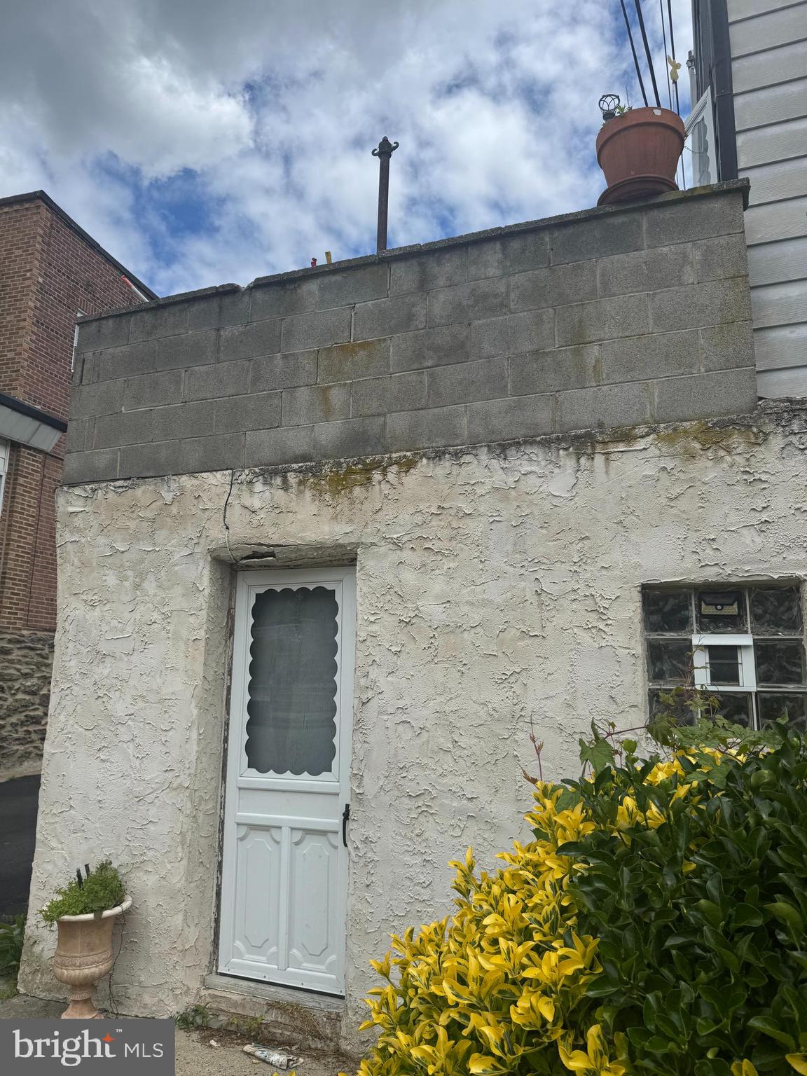 EAST OAK LANE - Residential