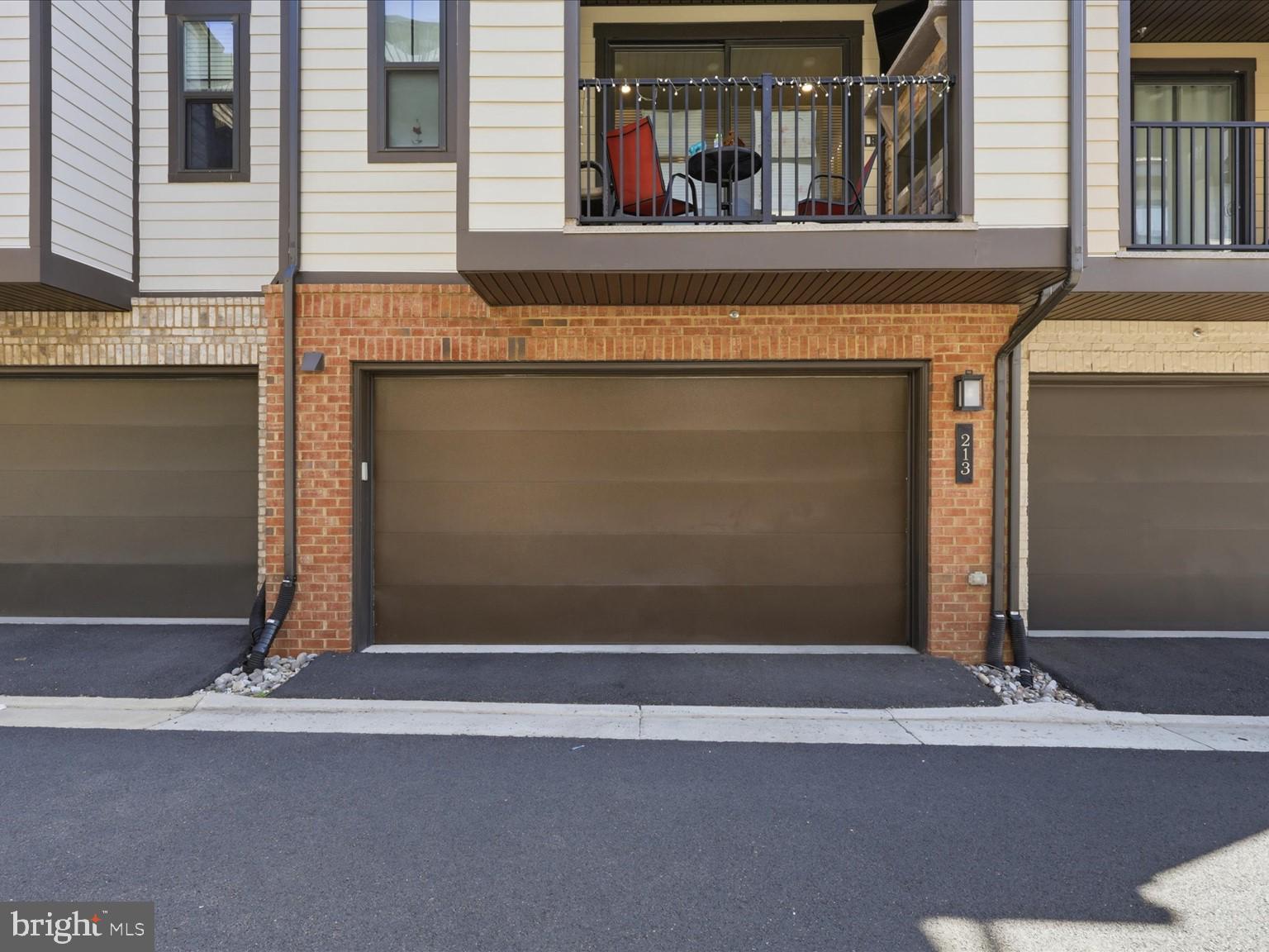 213 MARKET SQUARE NW 19