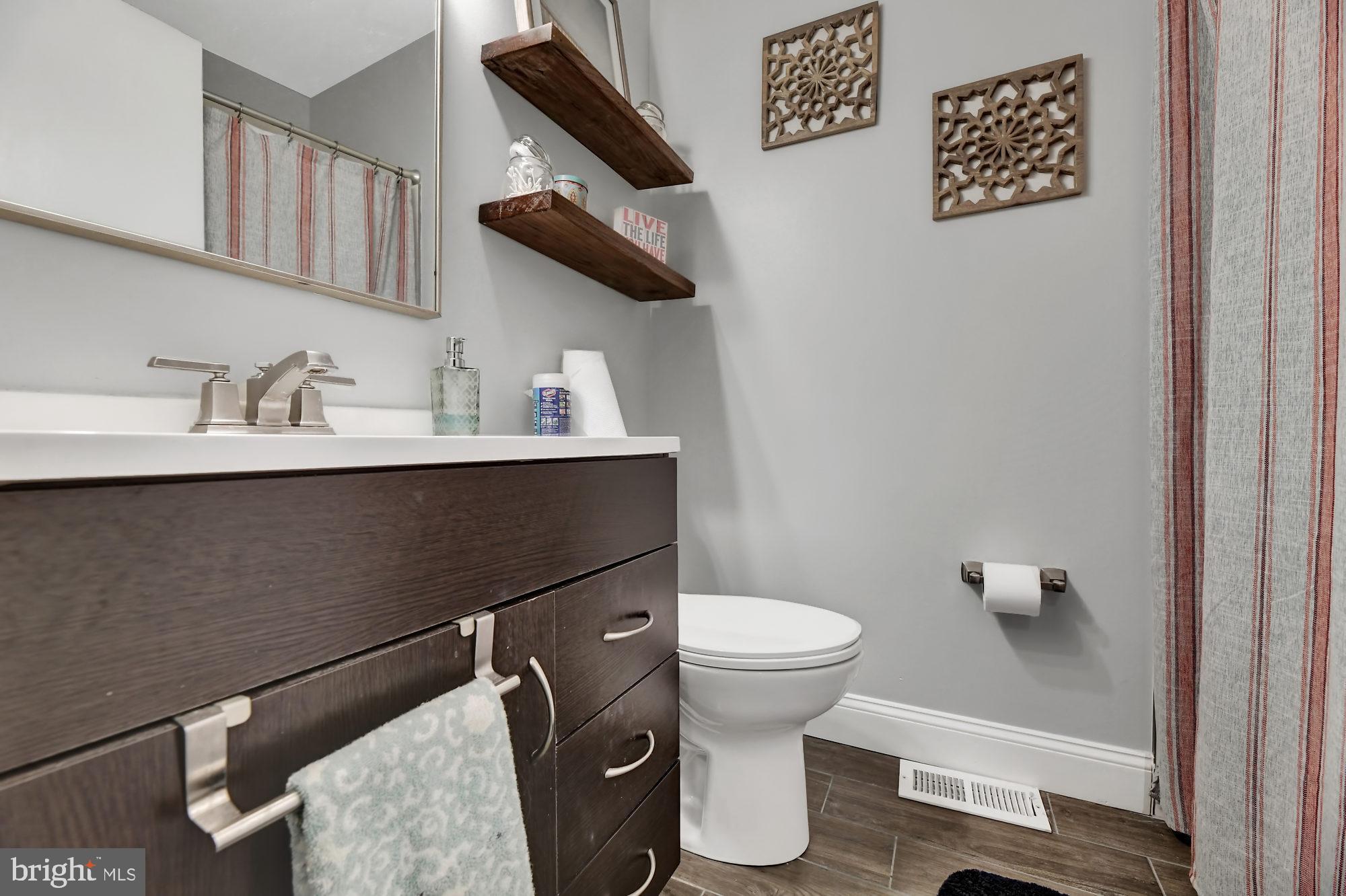 CANTON SQUARE - Residential Lease