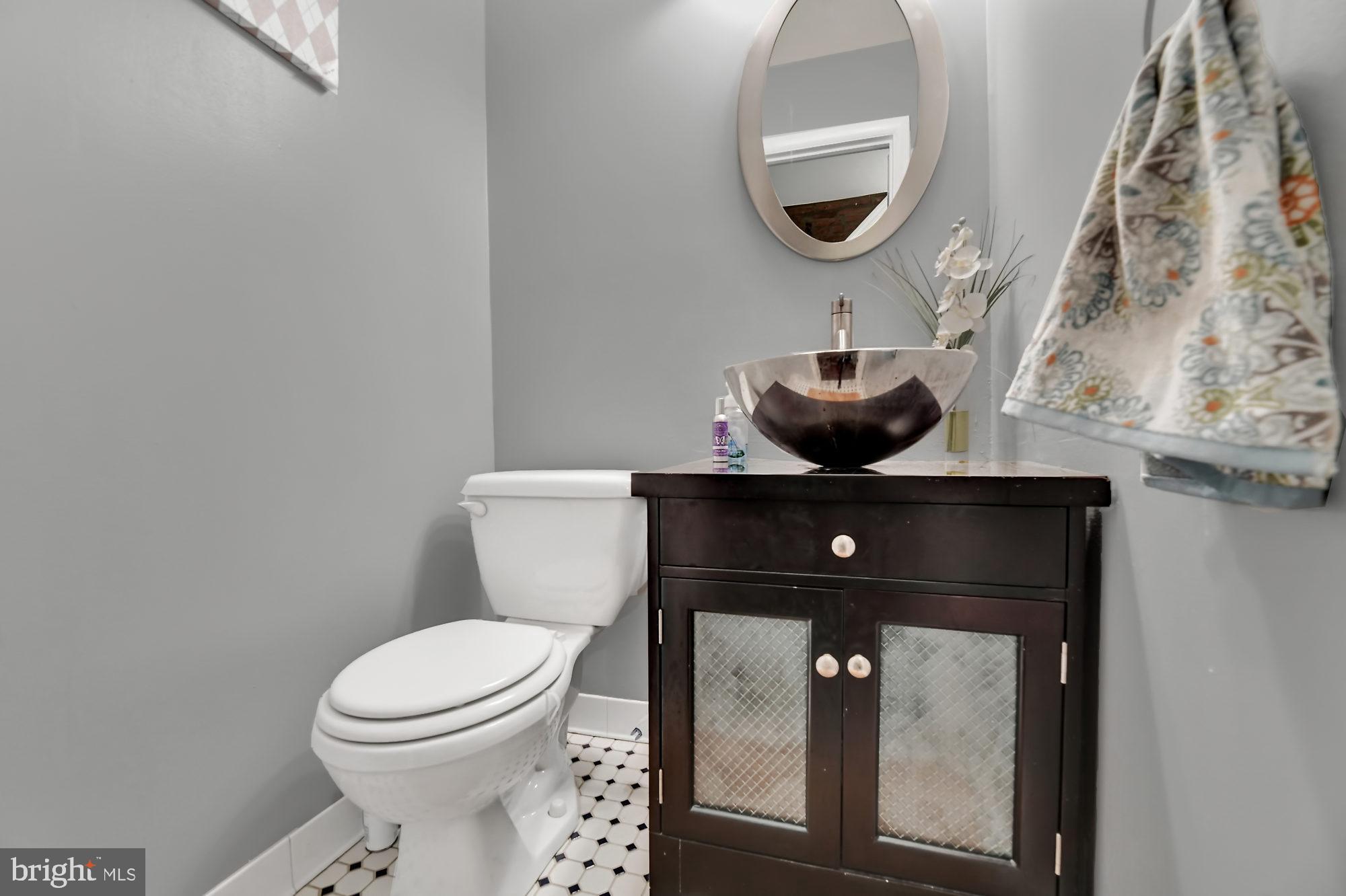 CANTON SQUARE - Residential Lease