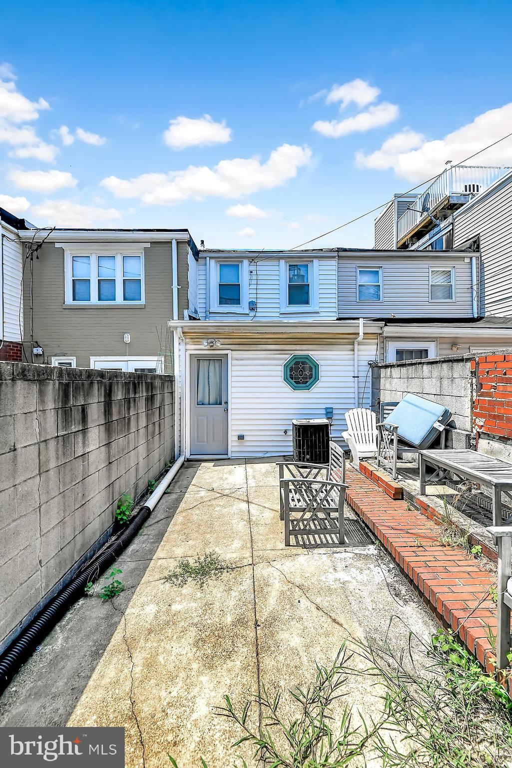 CANTON SQUARE - Residential Lease