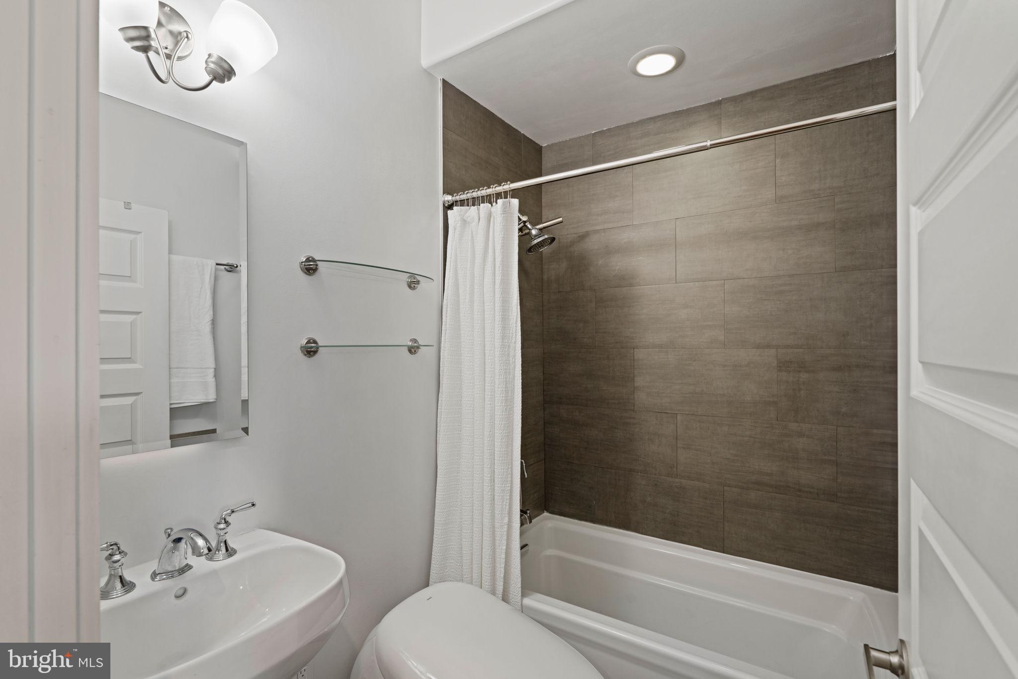 GERMANY HILL - Residential