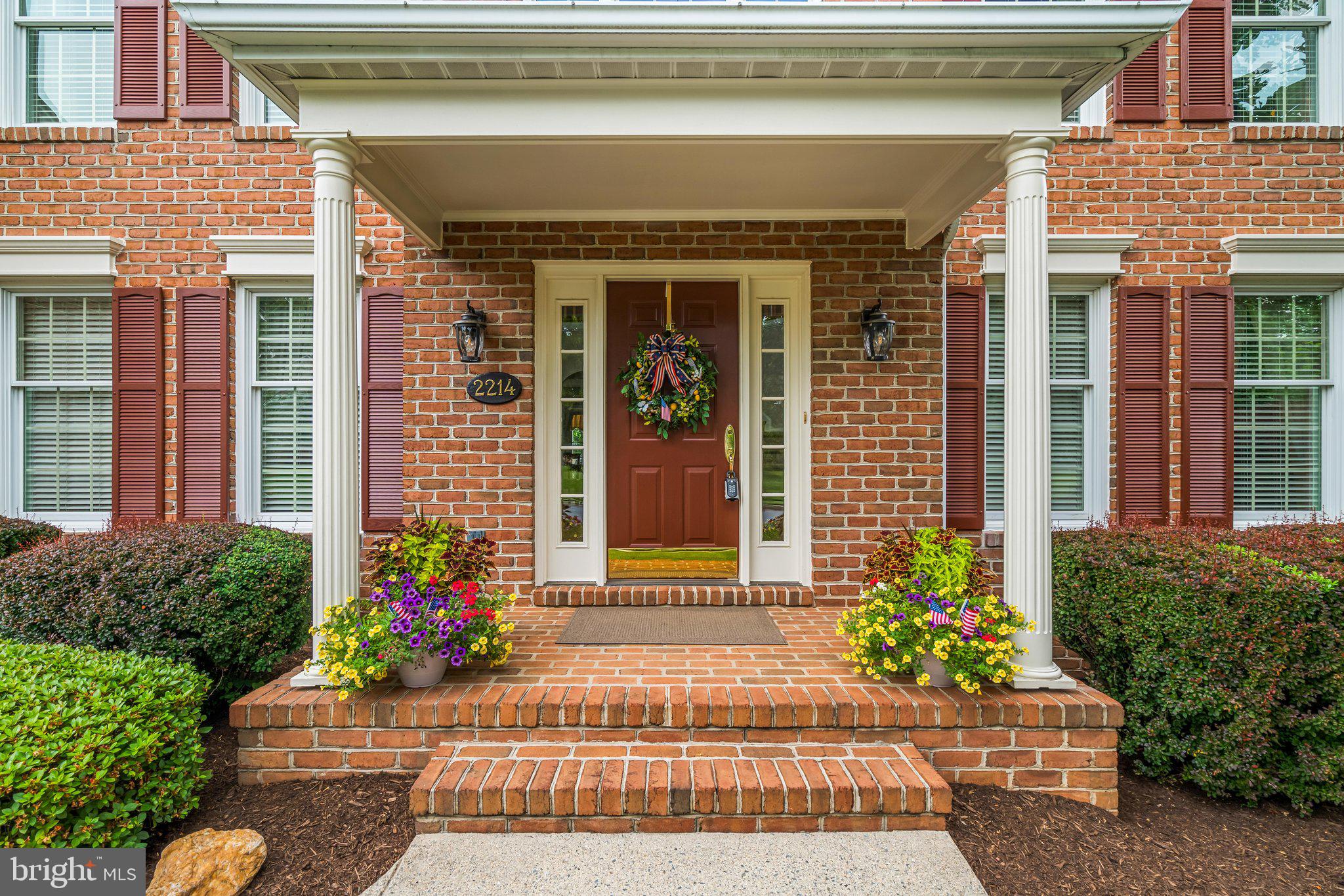 2214 W GREENLEAF DRIVE