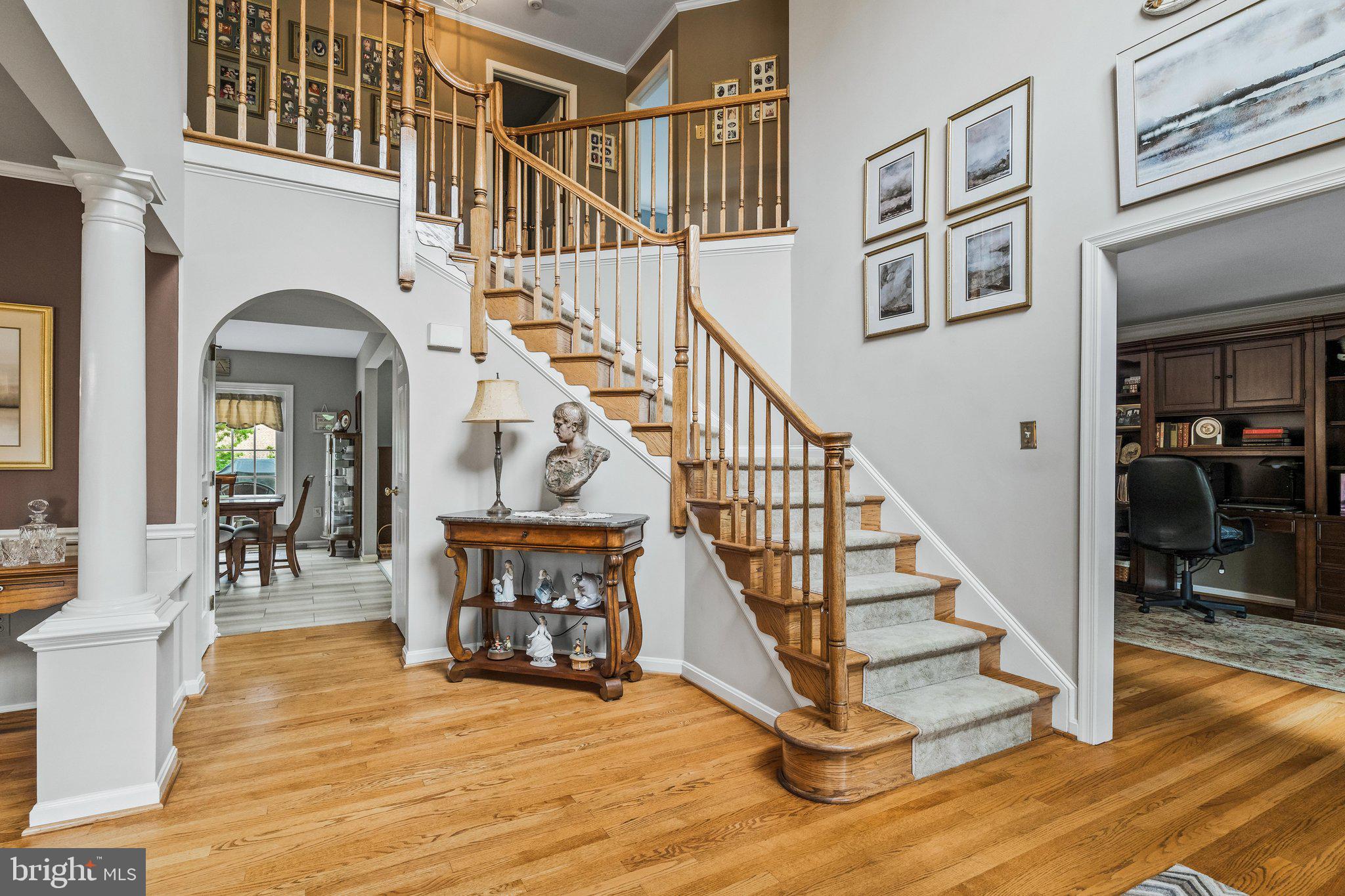 2214 W GREENLEAF DRIVE