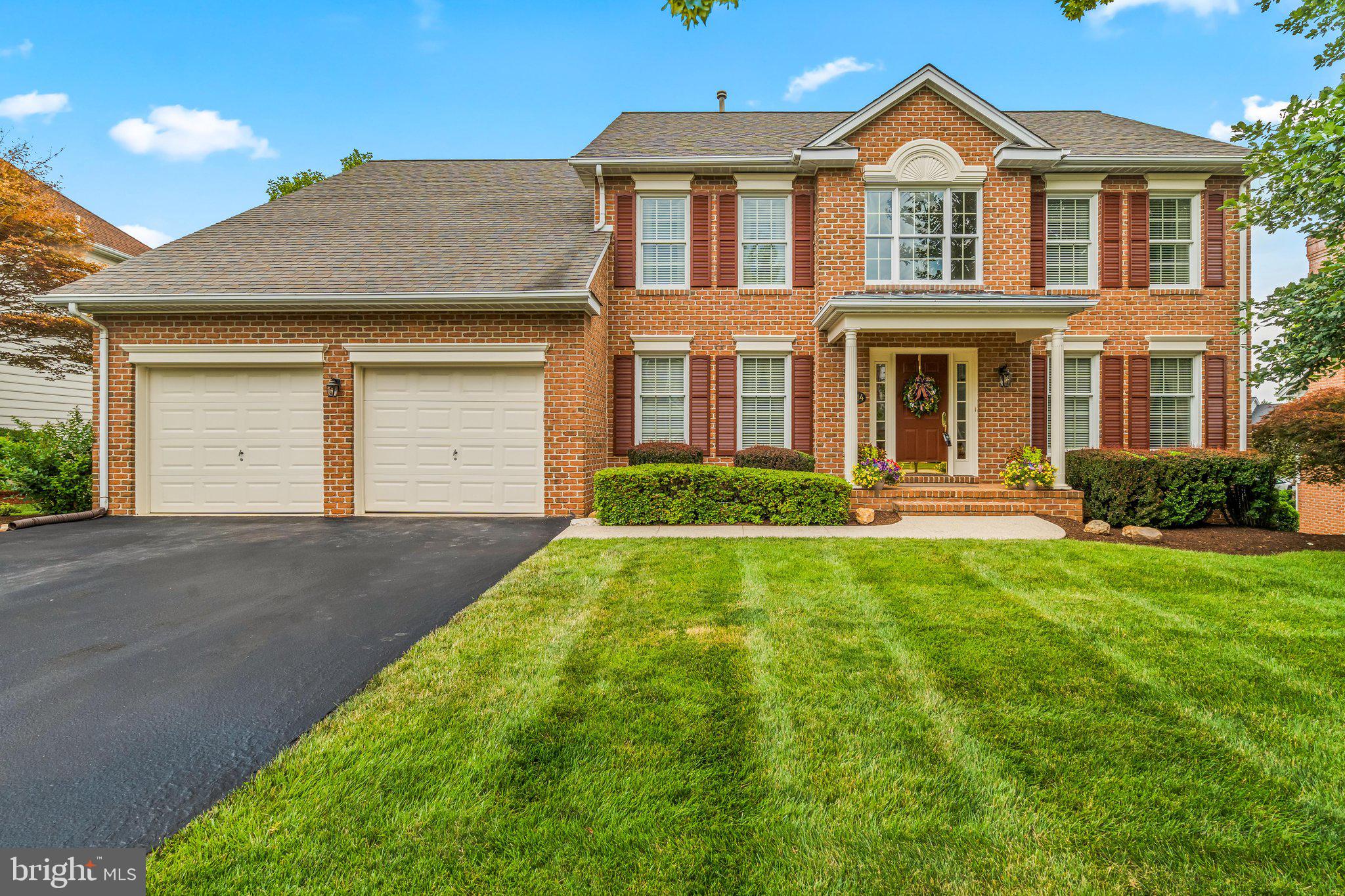 2214 W GREENLEAF DRIVE