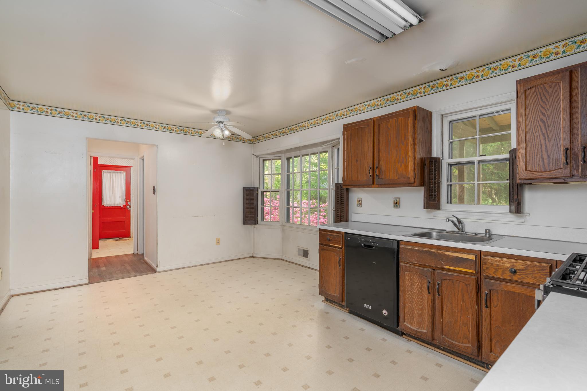 GLENFIELD MANOR - Residential