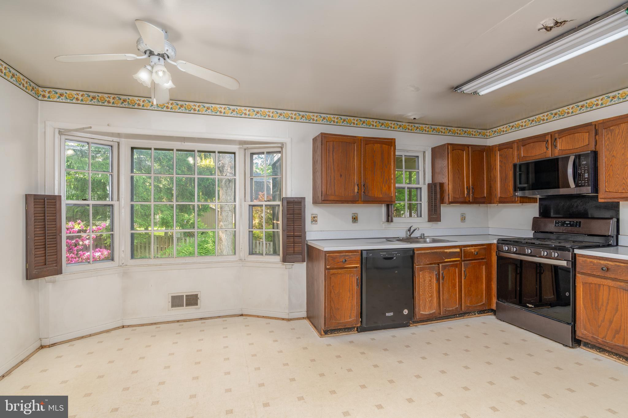 GLENFIELD MANOR - Residential