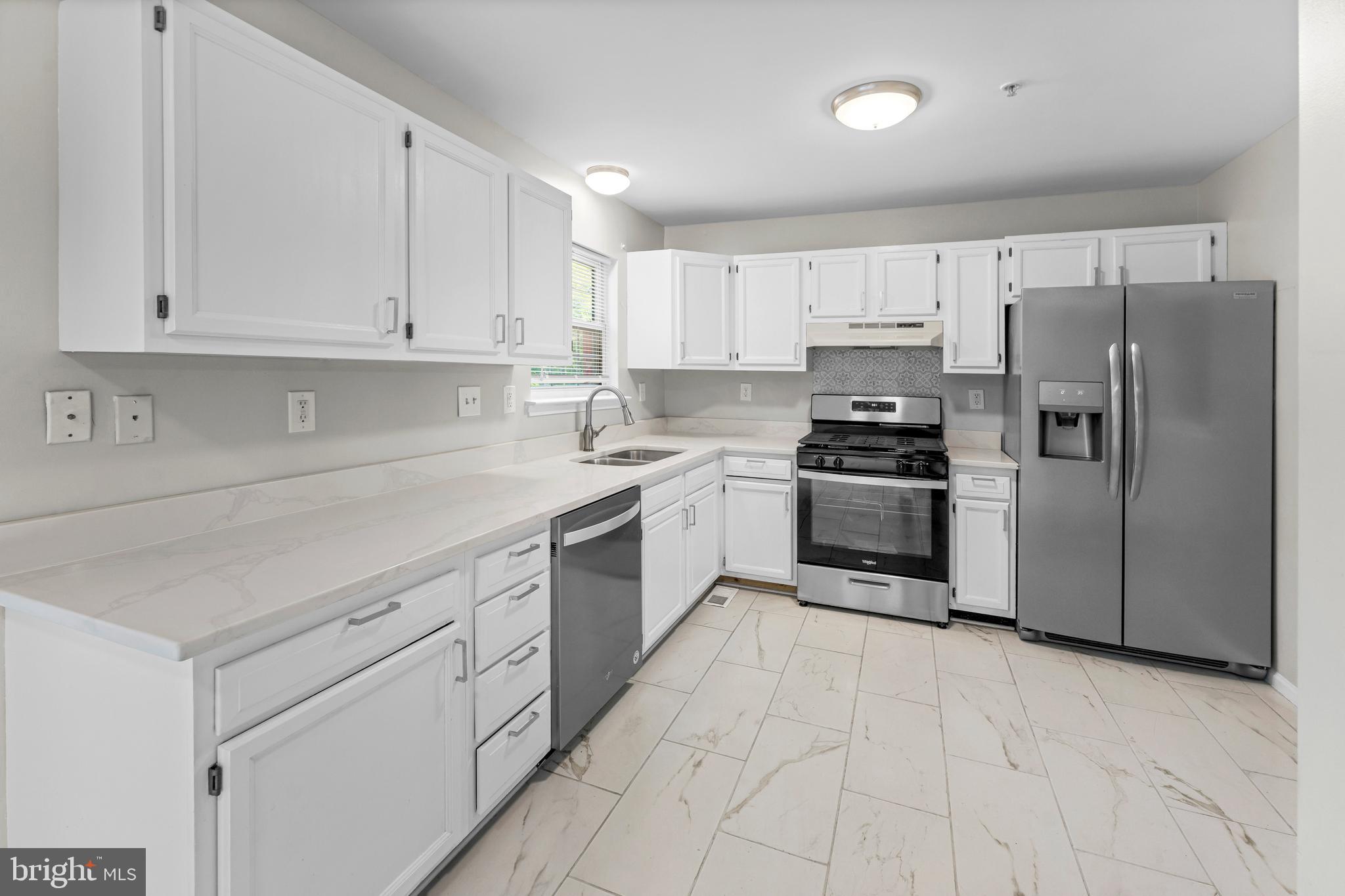 THOMPSON ESTATES - Residential