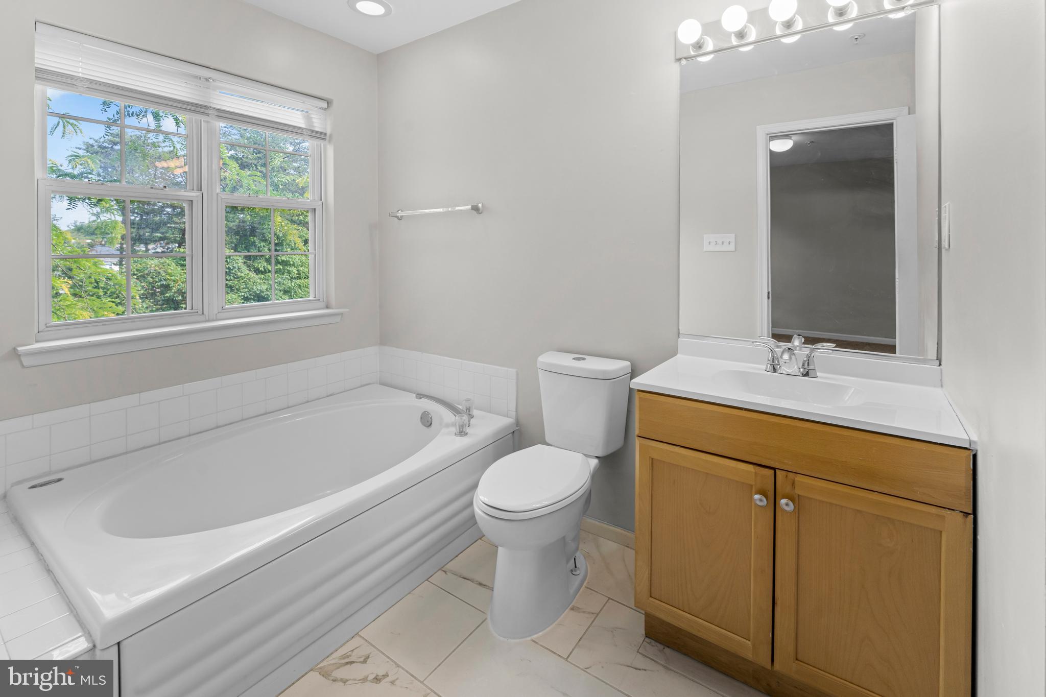 THOMPSON ESTATES - Residential