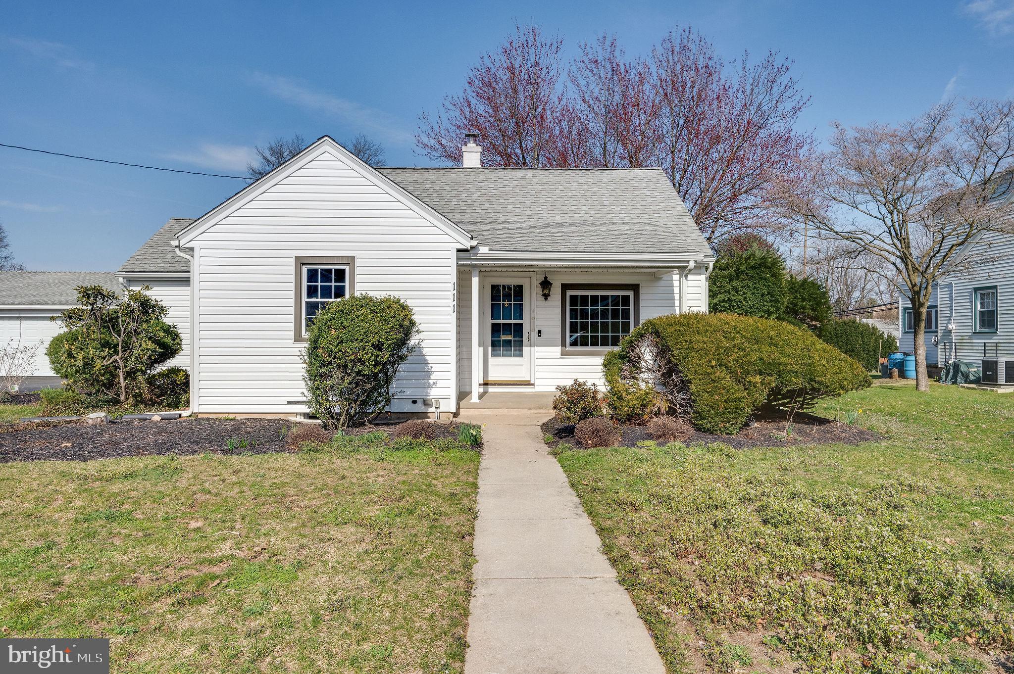 MONTROSE MANOR - Residential
