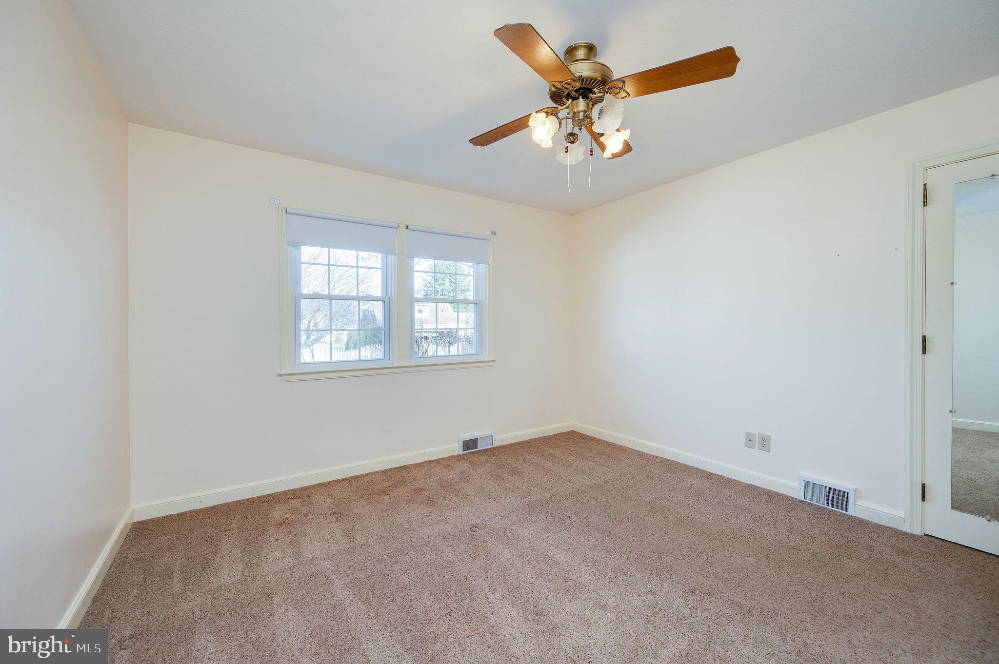 MONTROSE MANOR - Residential
