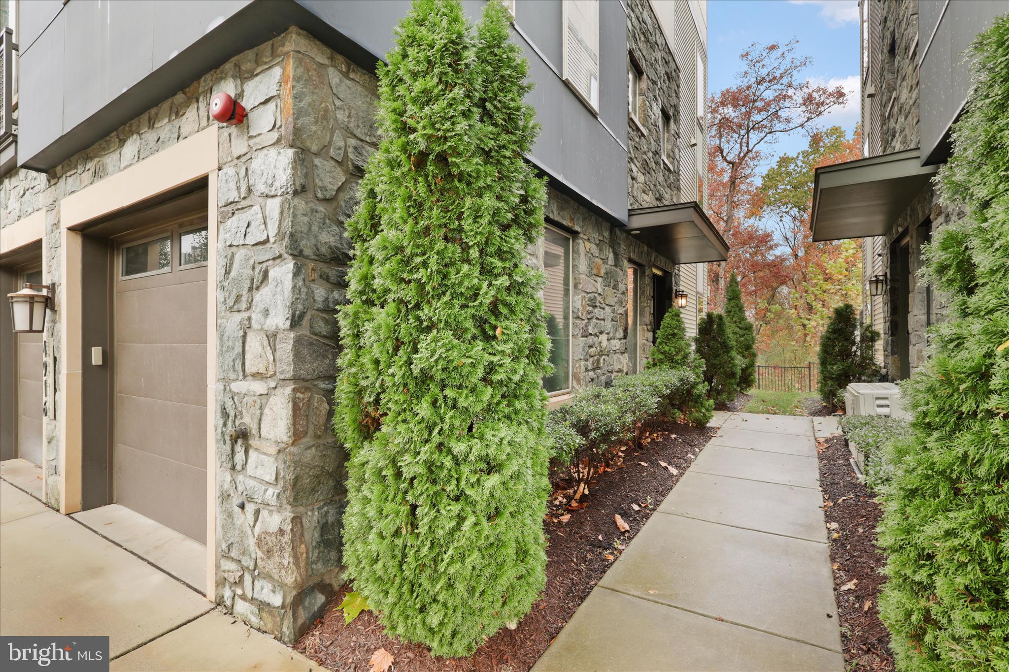 4916 TRAIL VISTA LANE