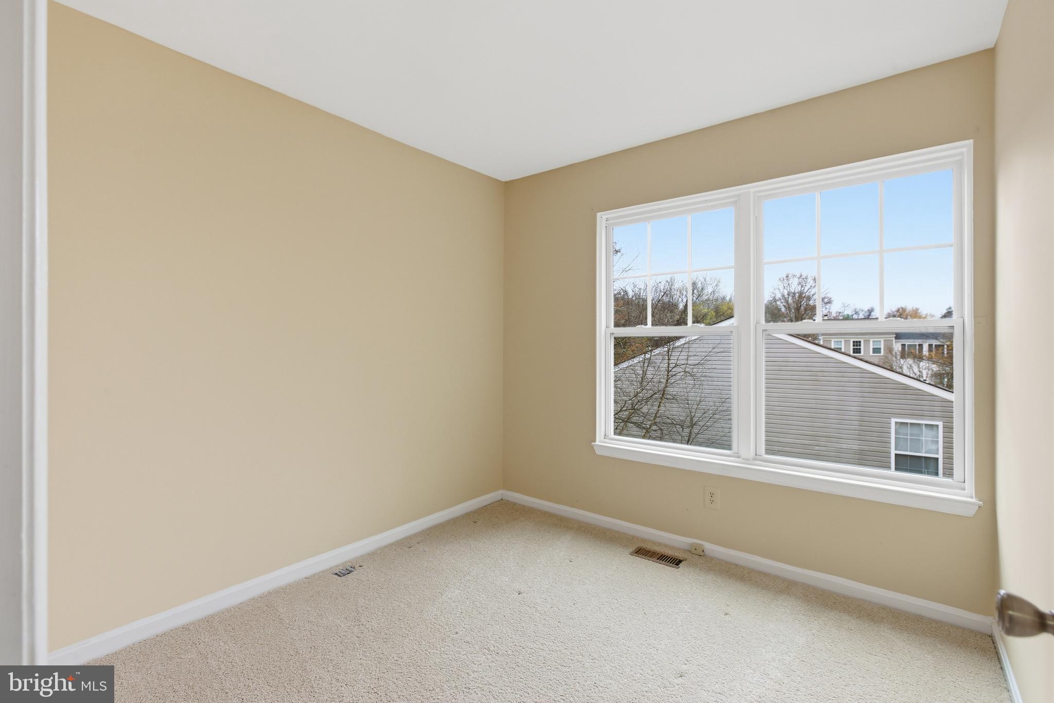 PRINCETON SQUARE - Residential