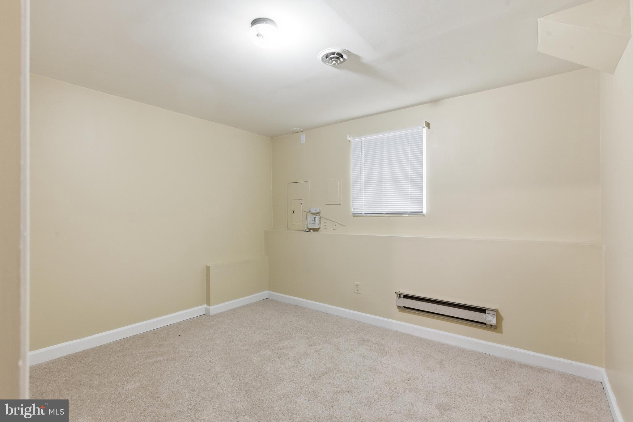 PRINCETON SQUARE - Residential