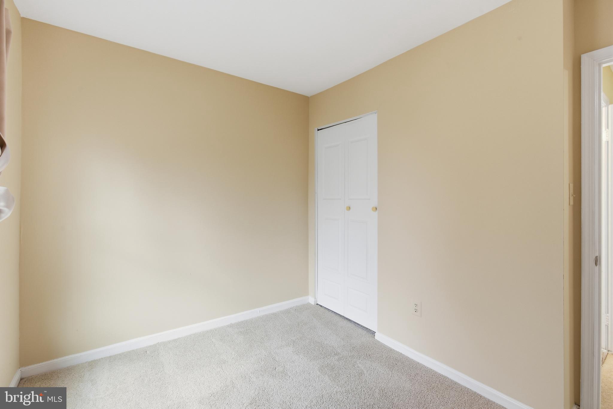 PRINCETON SQUARE - Residential