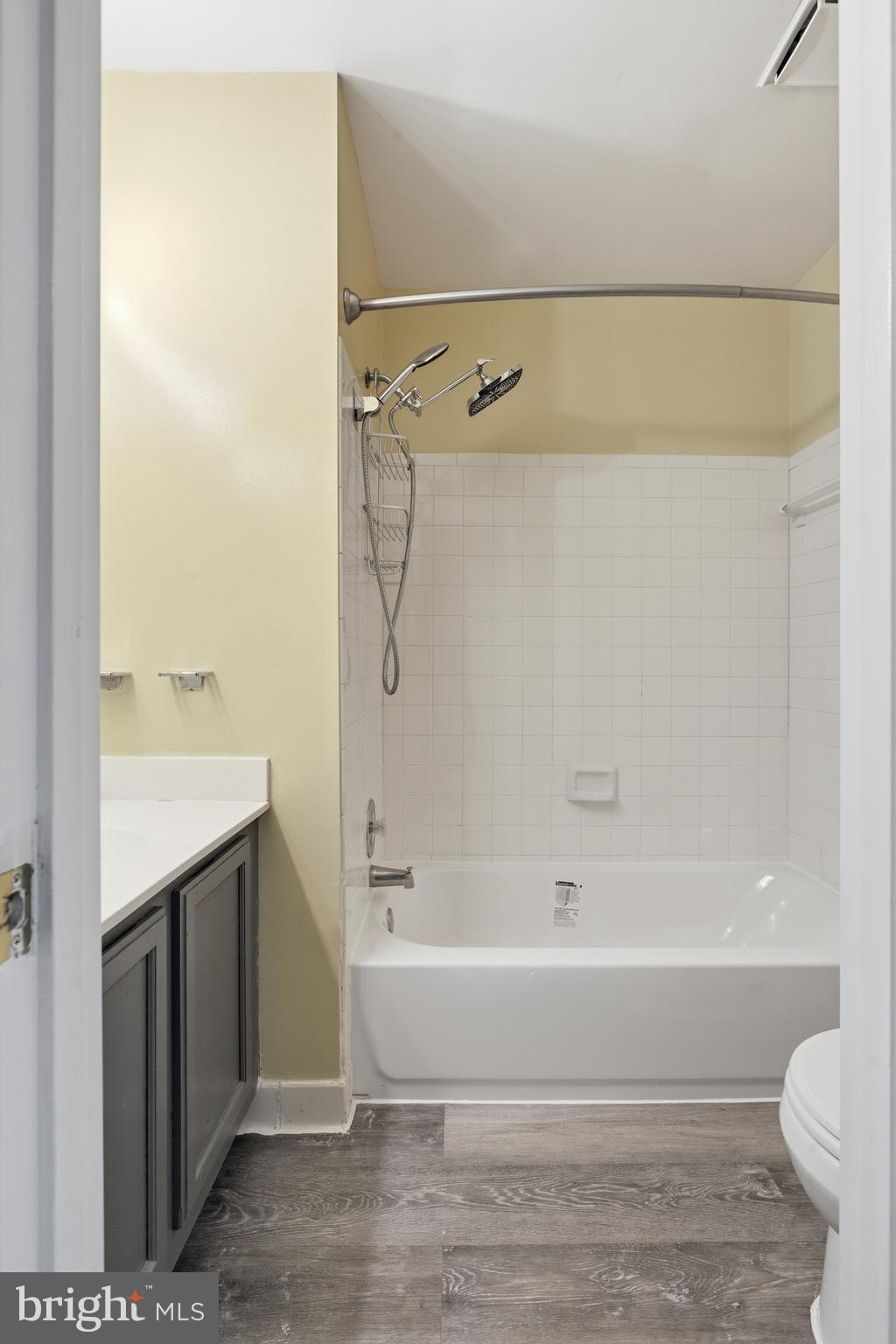 PRINCETON SQUARE - Residential