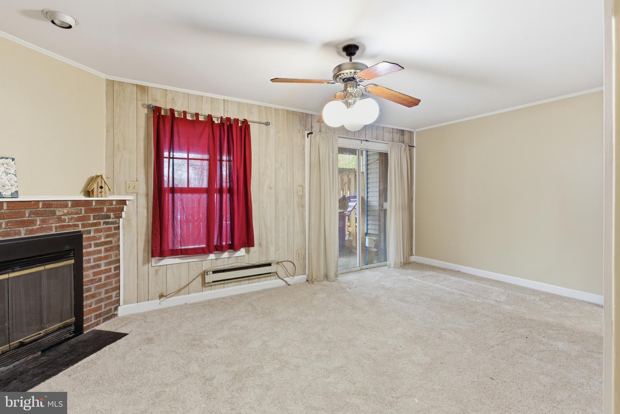 PRINCETON SQUARE - Residential