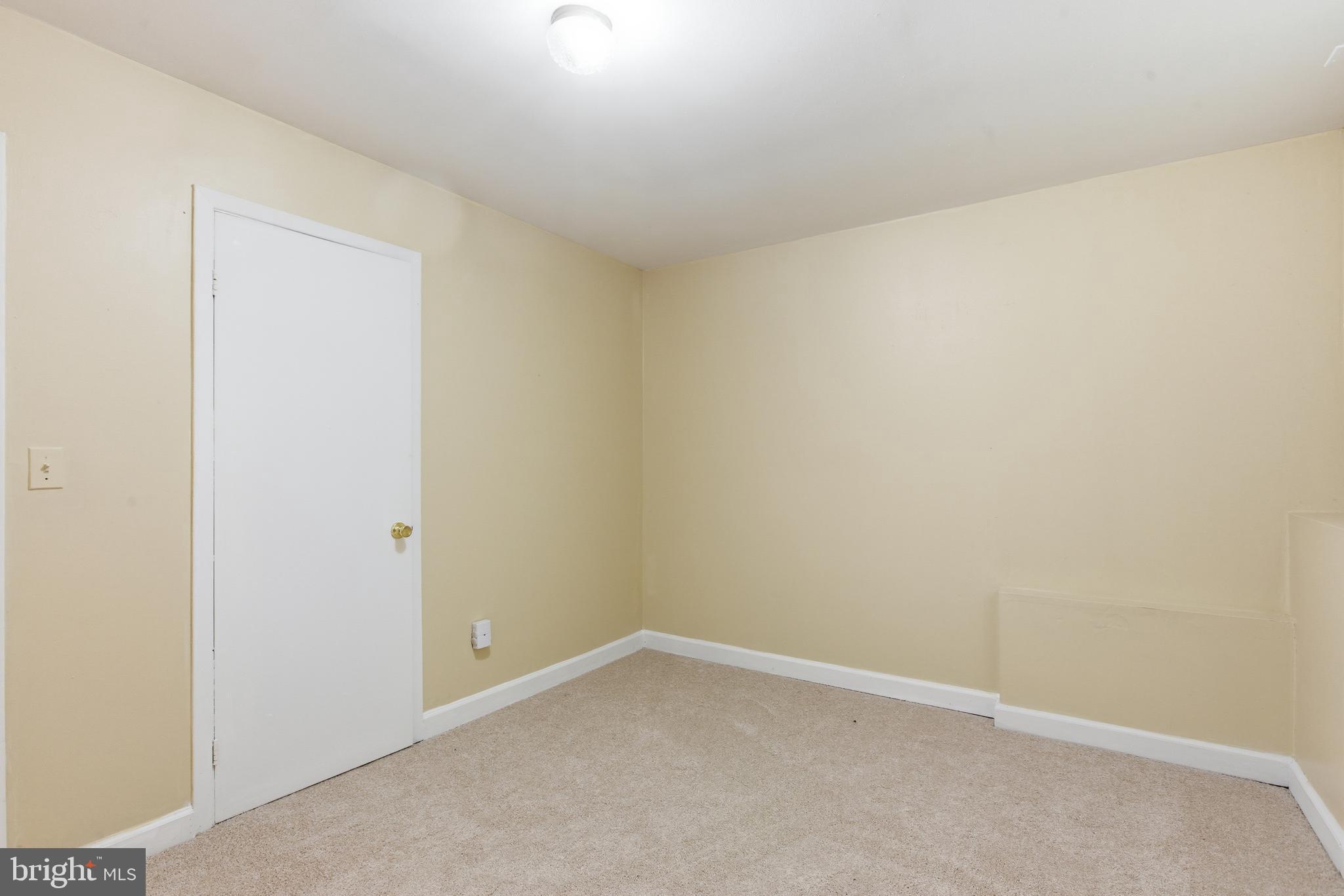 PRINCETON SQUARE - Residential