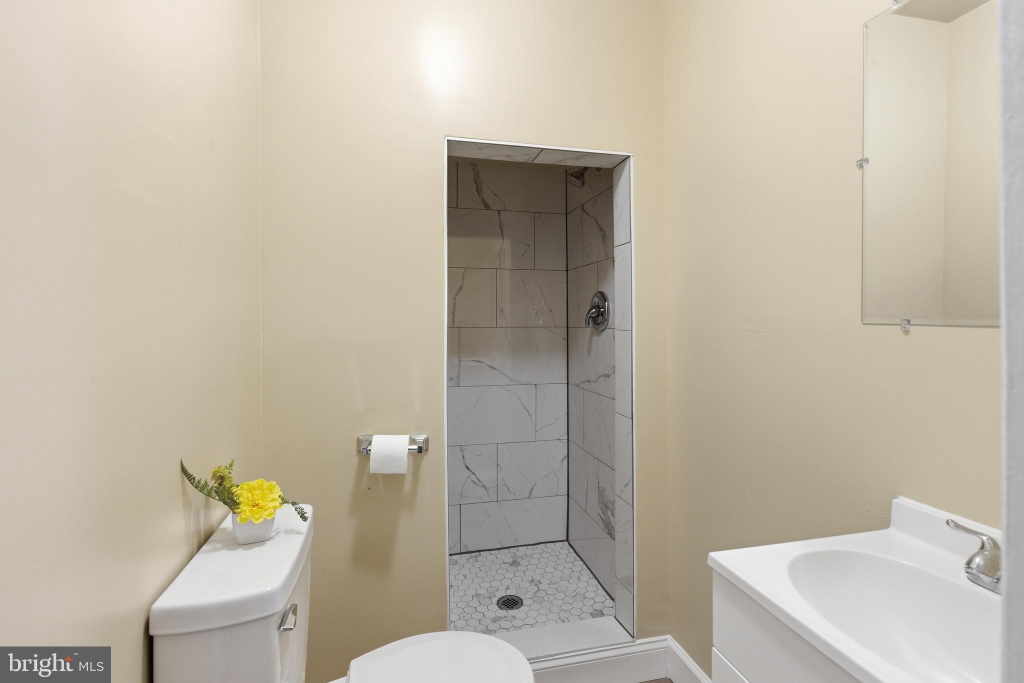 PRINCETON SQUARE - Residential