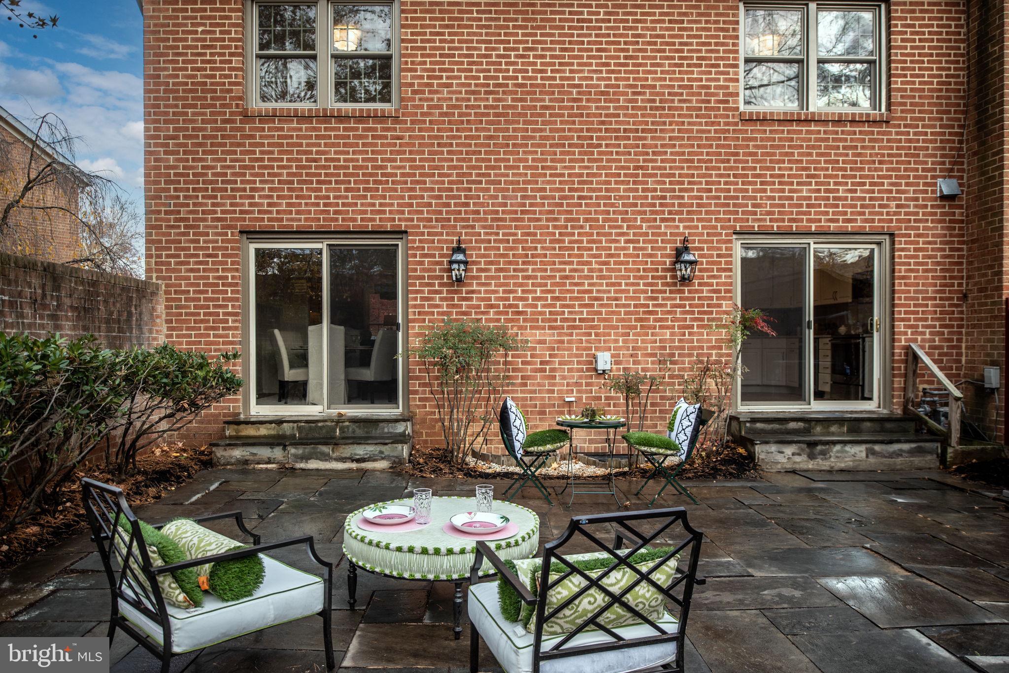 CHARLESTOWN - Residential