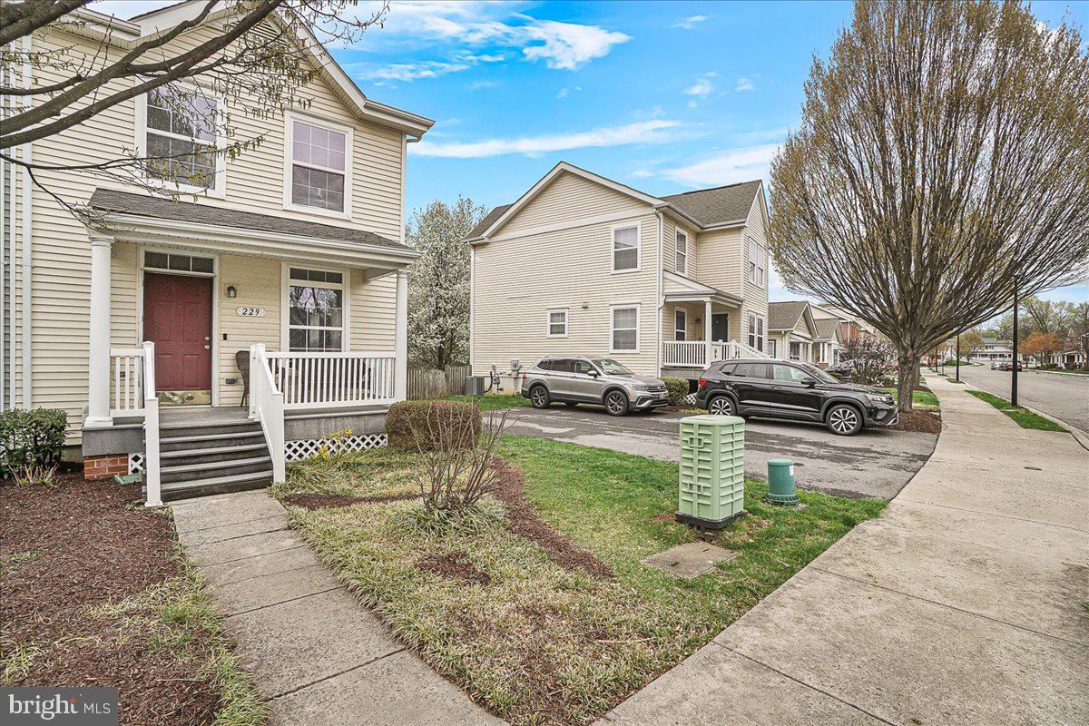 GATEWAY CROSSING - Residential