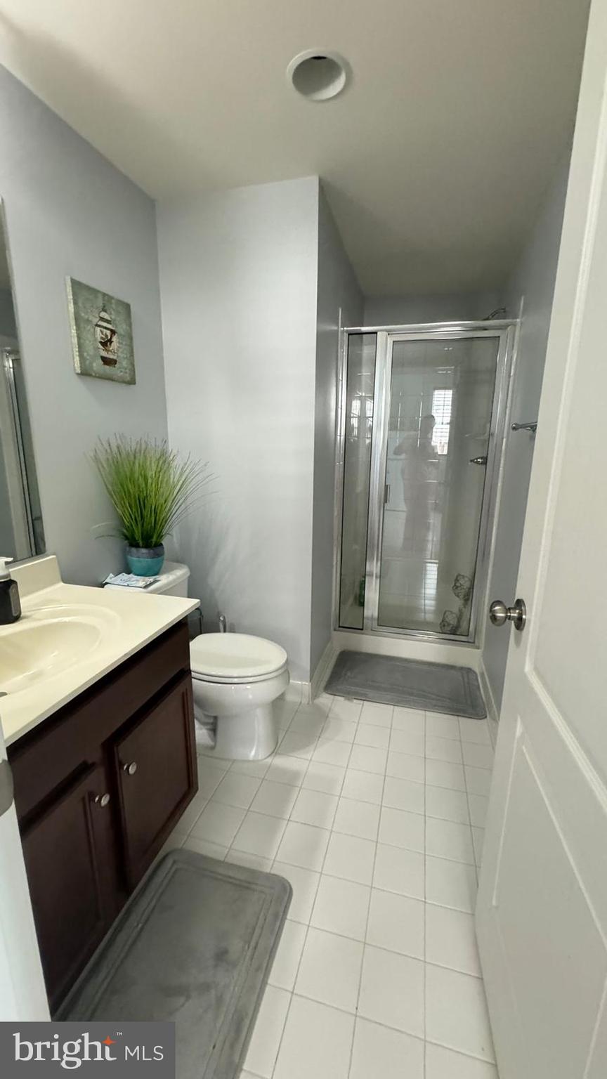 STONE RIDGE LAND BAY 3 - Residential Lease