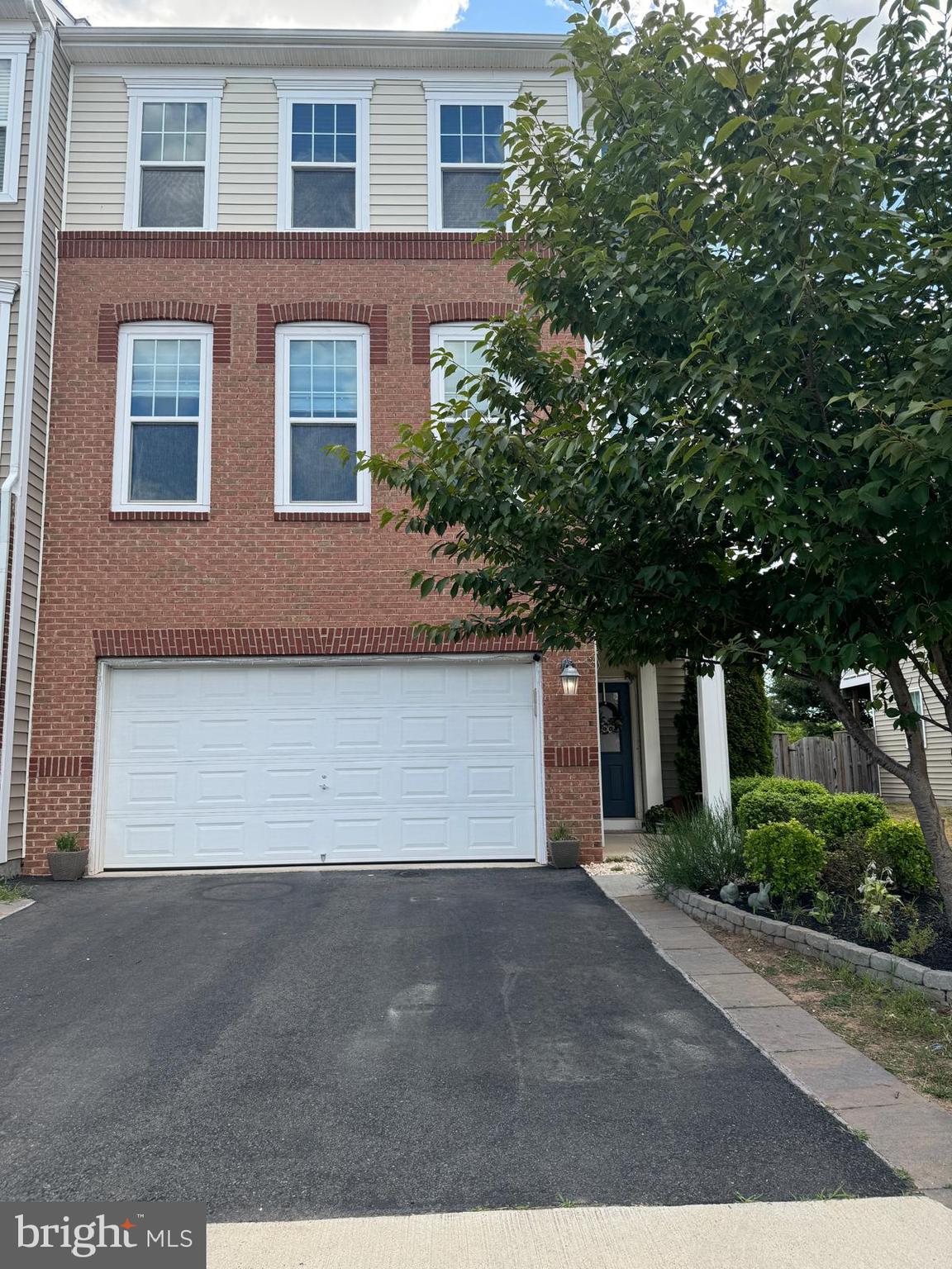 STONE RIDGE LAND BAY 3 - Residential Lease