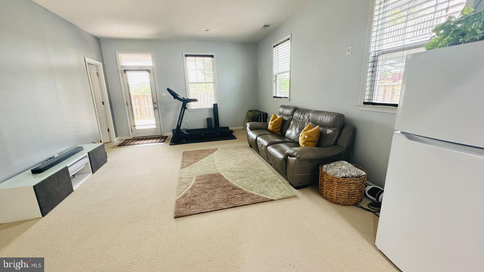 STONE RIDGE LAND BAY 3 - Residential Lease