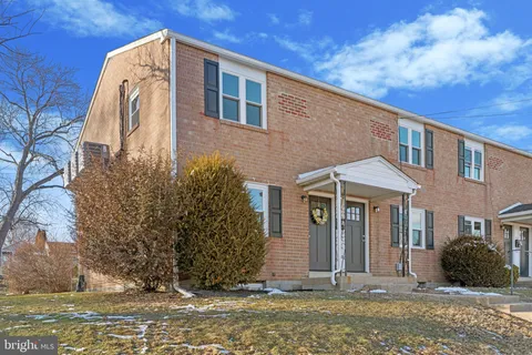 303 Lemon Street, Pottstown, PA MLS: PAMC2174946