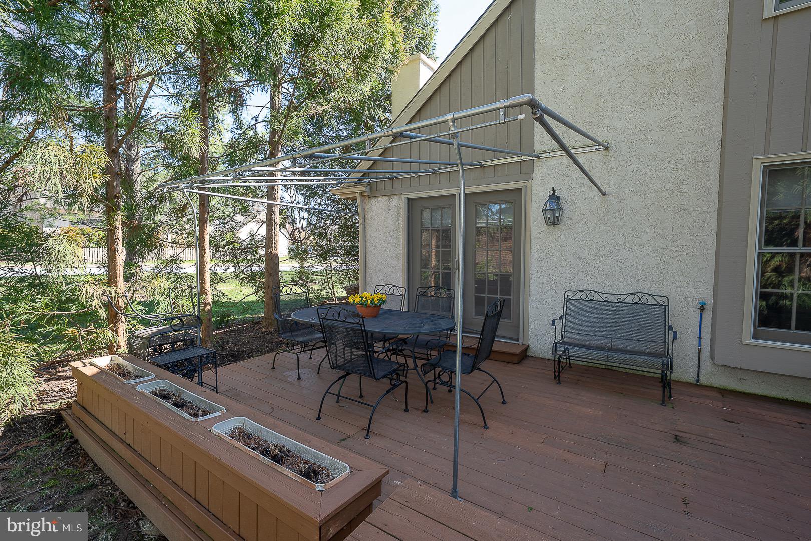 WAYNESBROOKE EAST - Residential