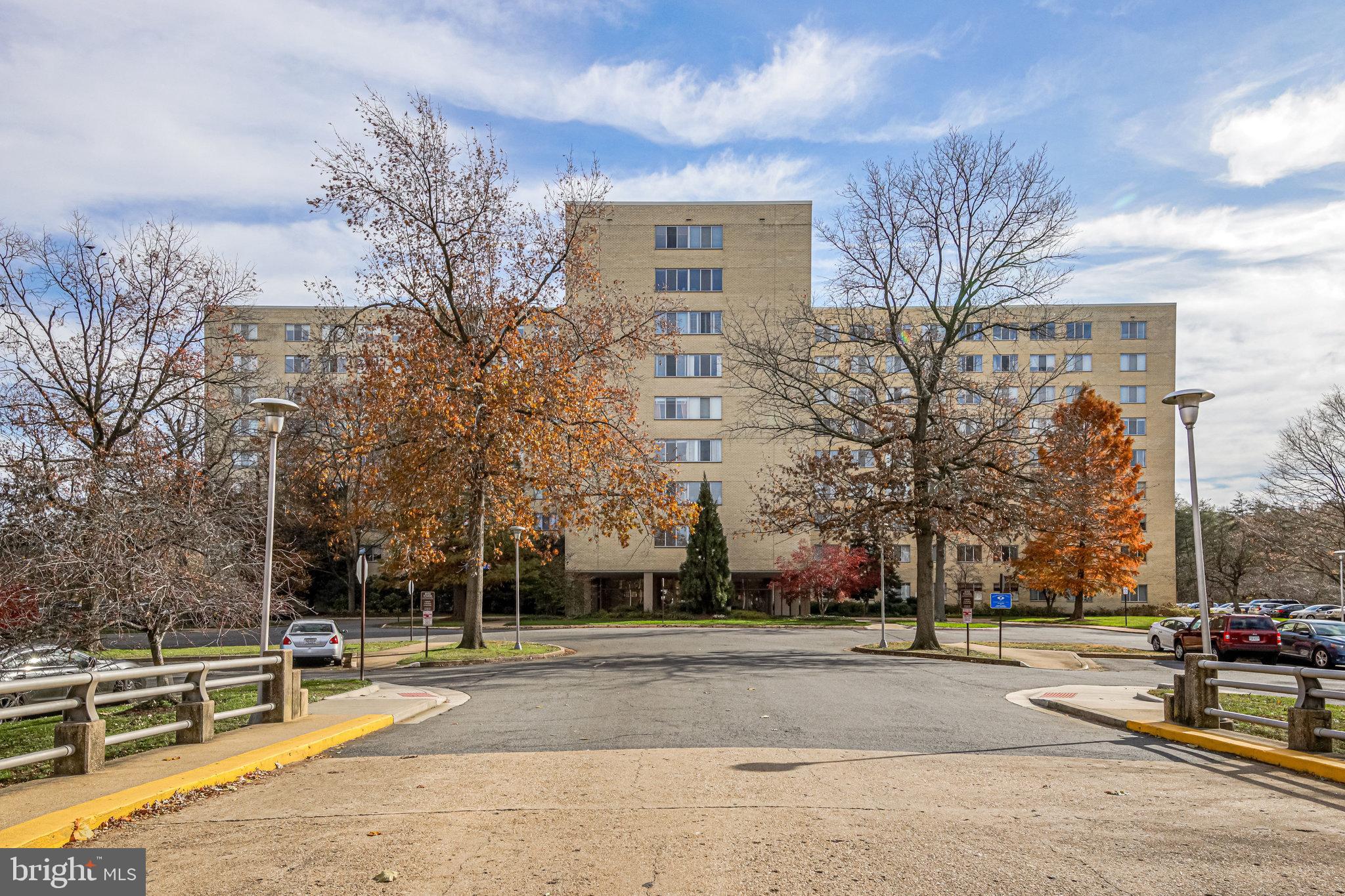 RIVER TOWERS - Residential