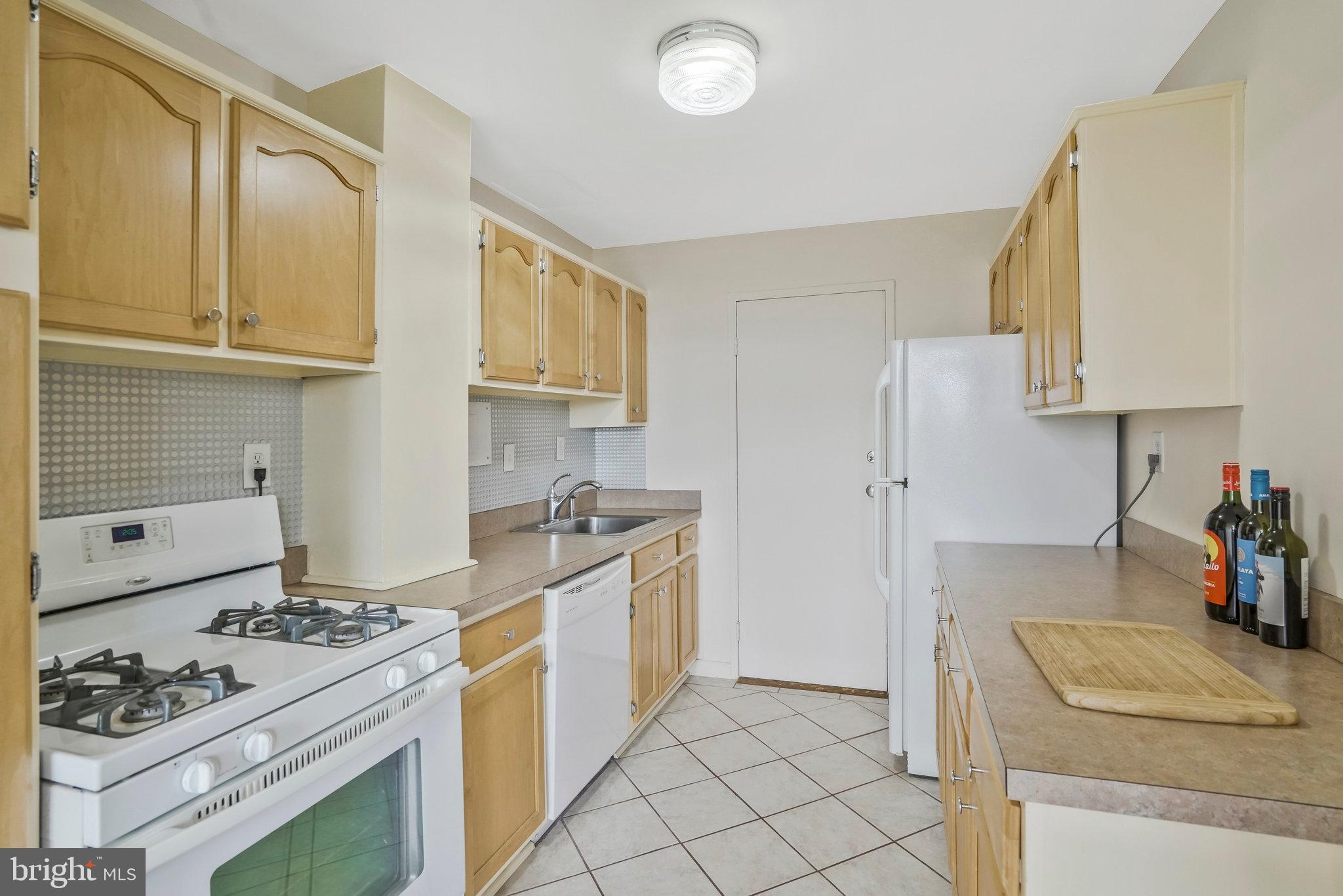 RIVER TOWERS - Residential