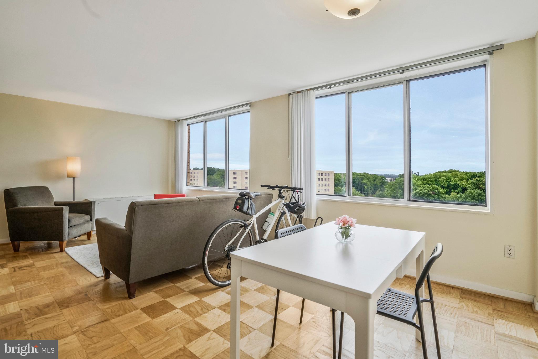 RIVER TOWERS - Residential