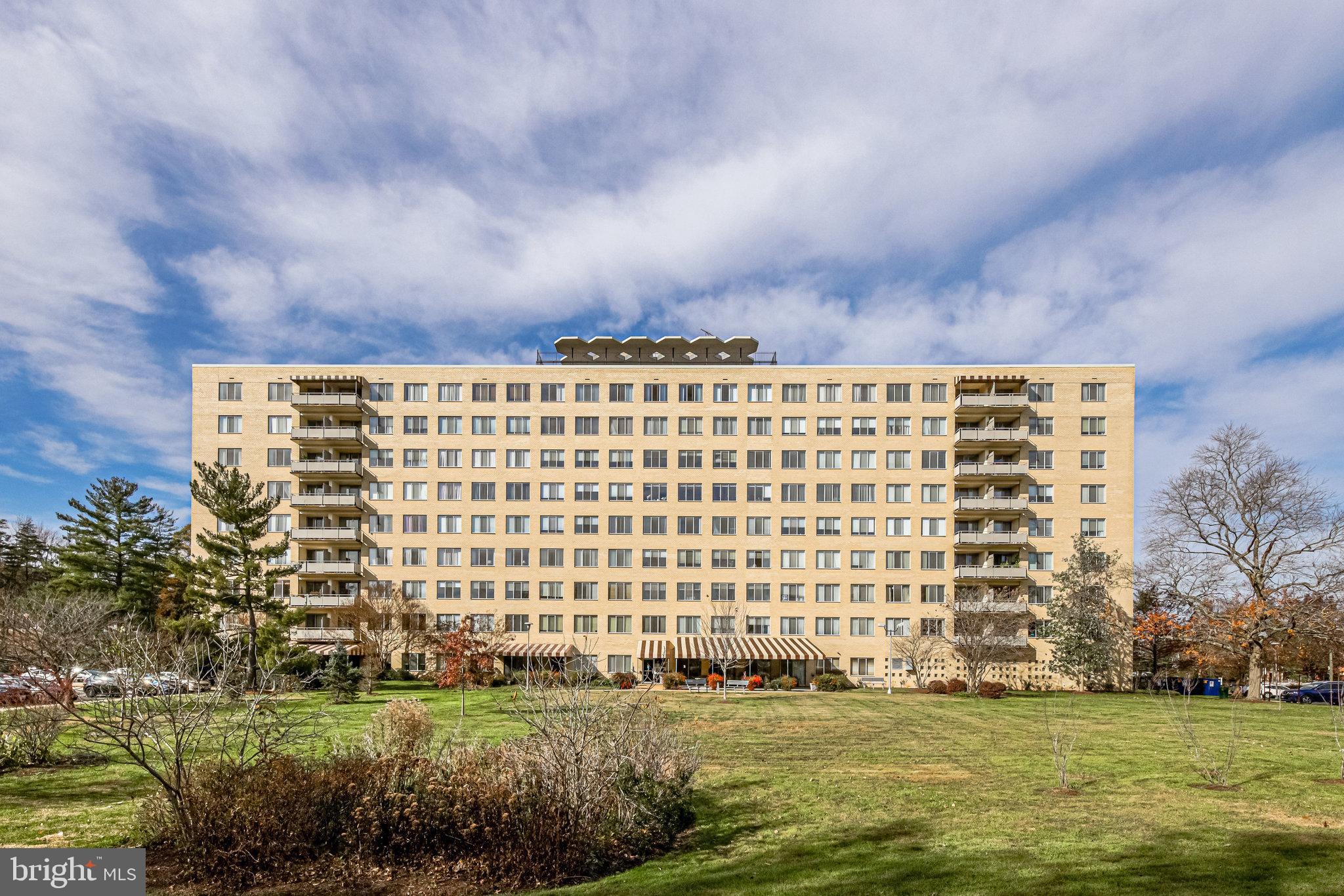 RIVER TOWERS - Residential