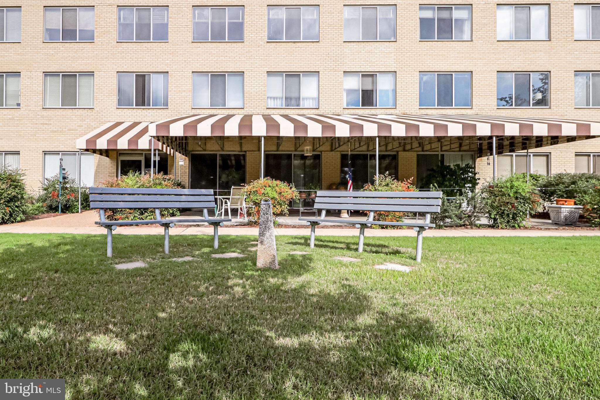 RIVER TOWERS - Residential