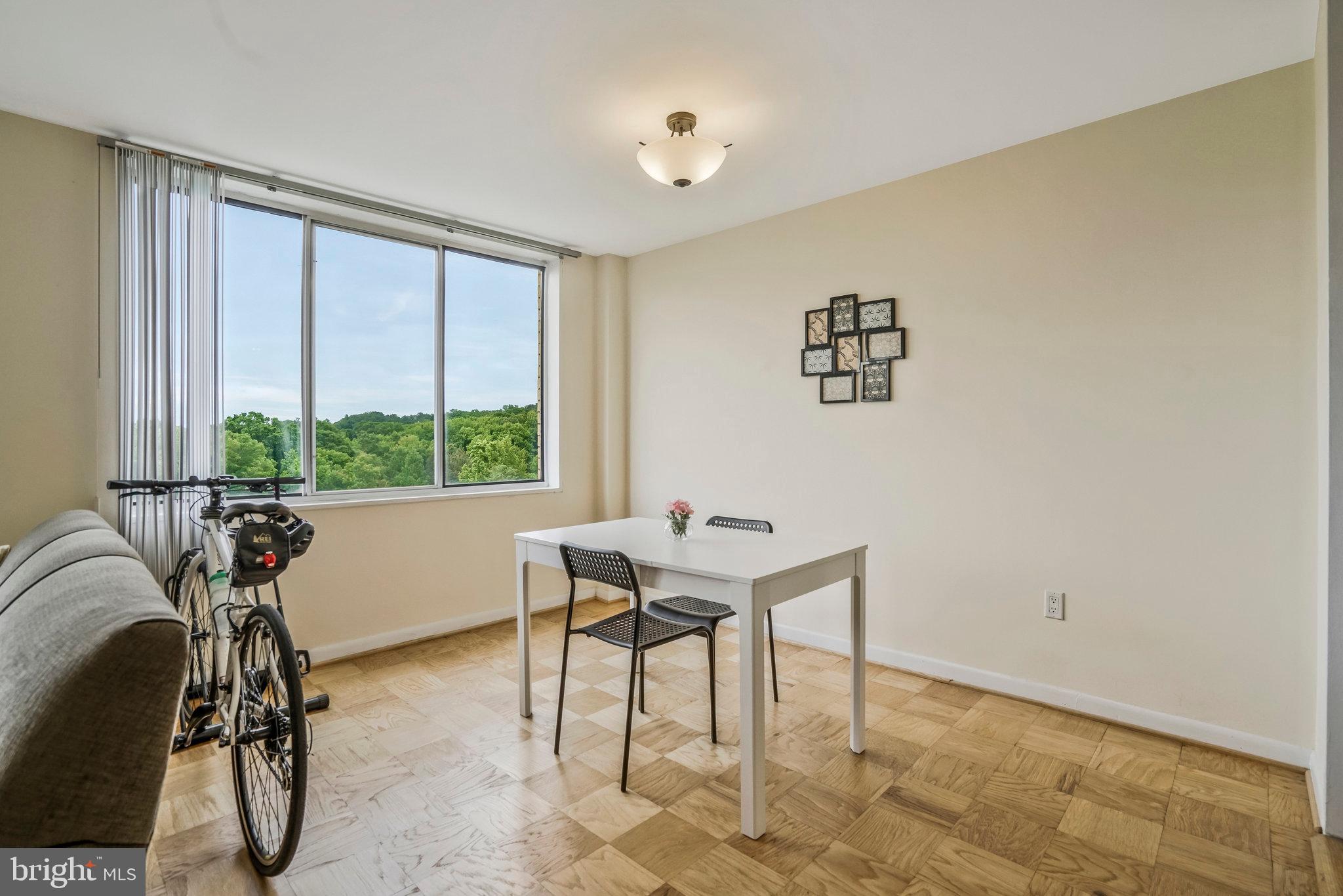 RIVER TOWERS - Residential