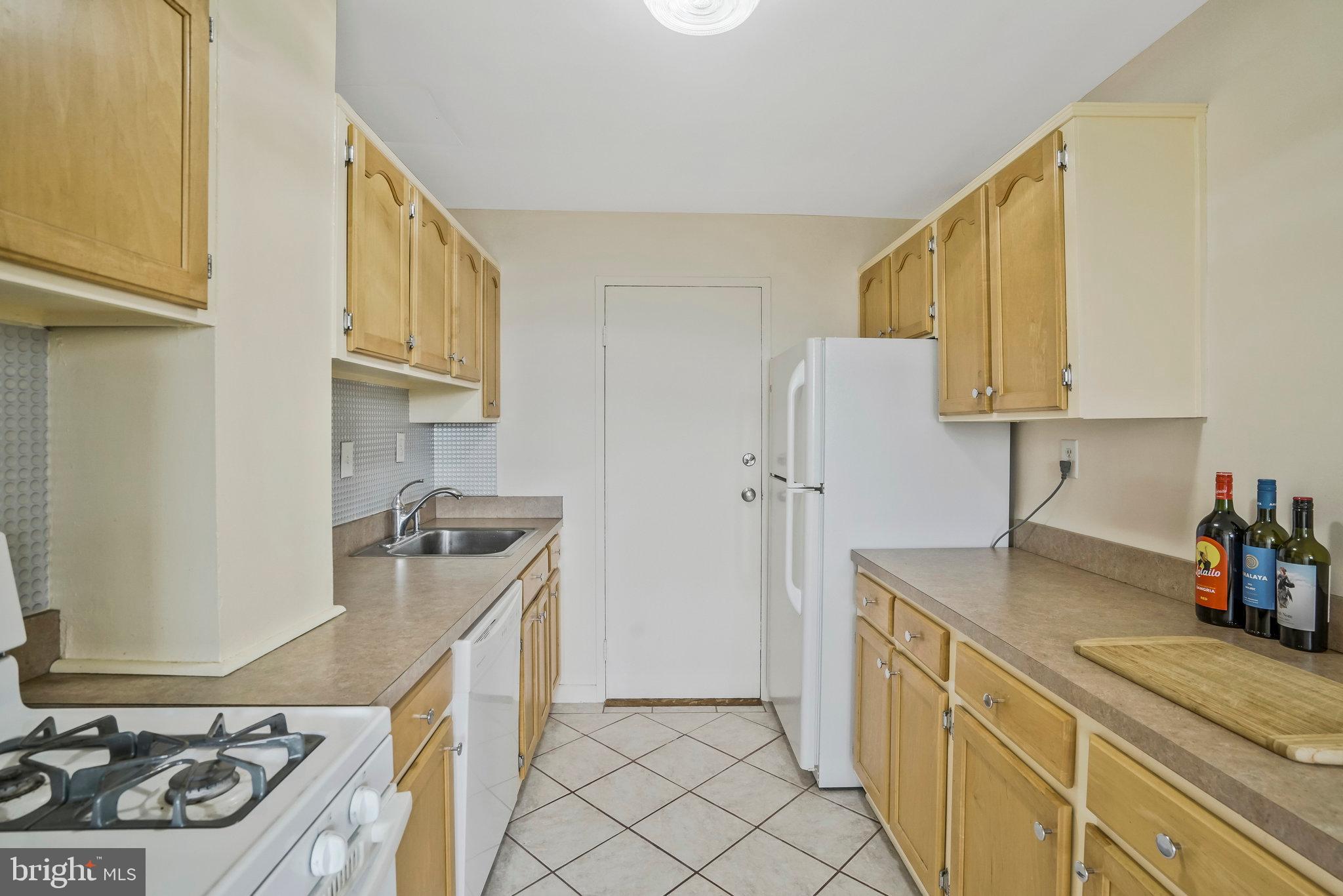 RIVER TOWERS - Residential