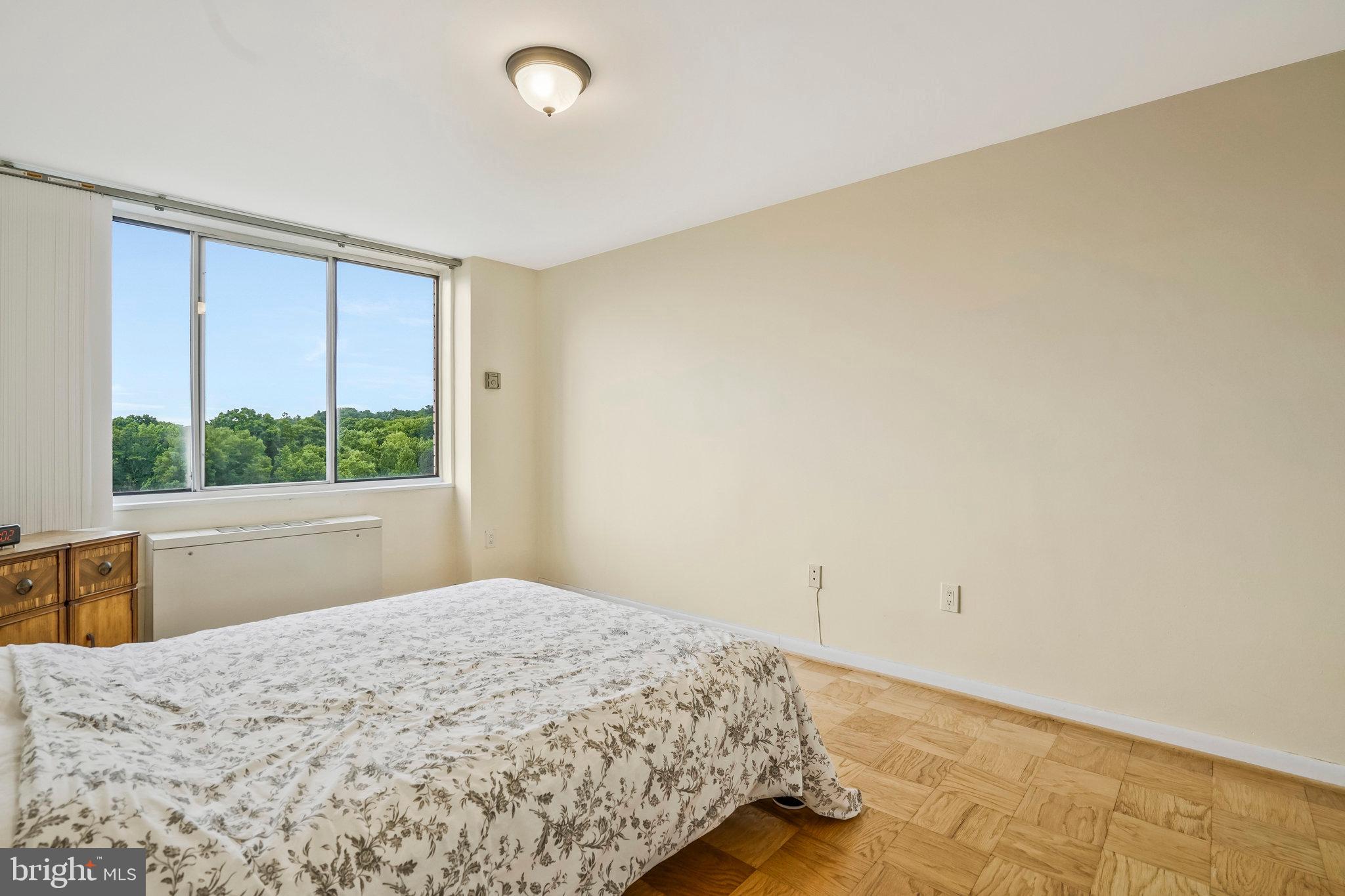 RIVER TOWERS - Residential