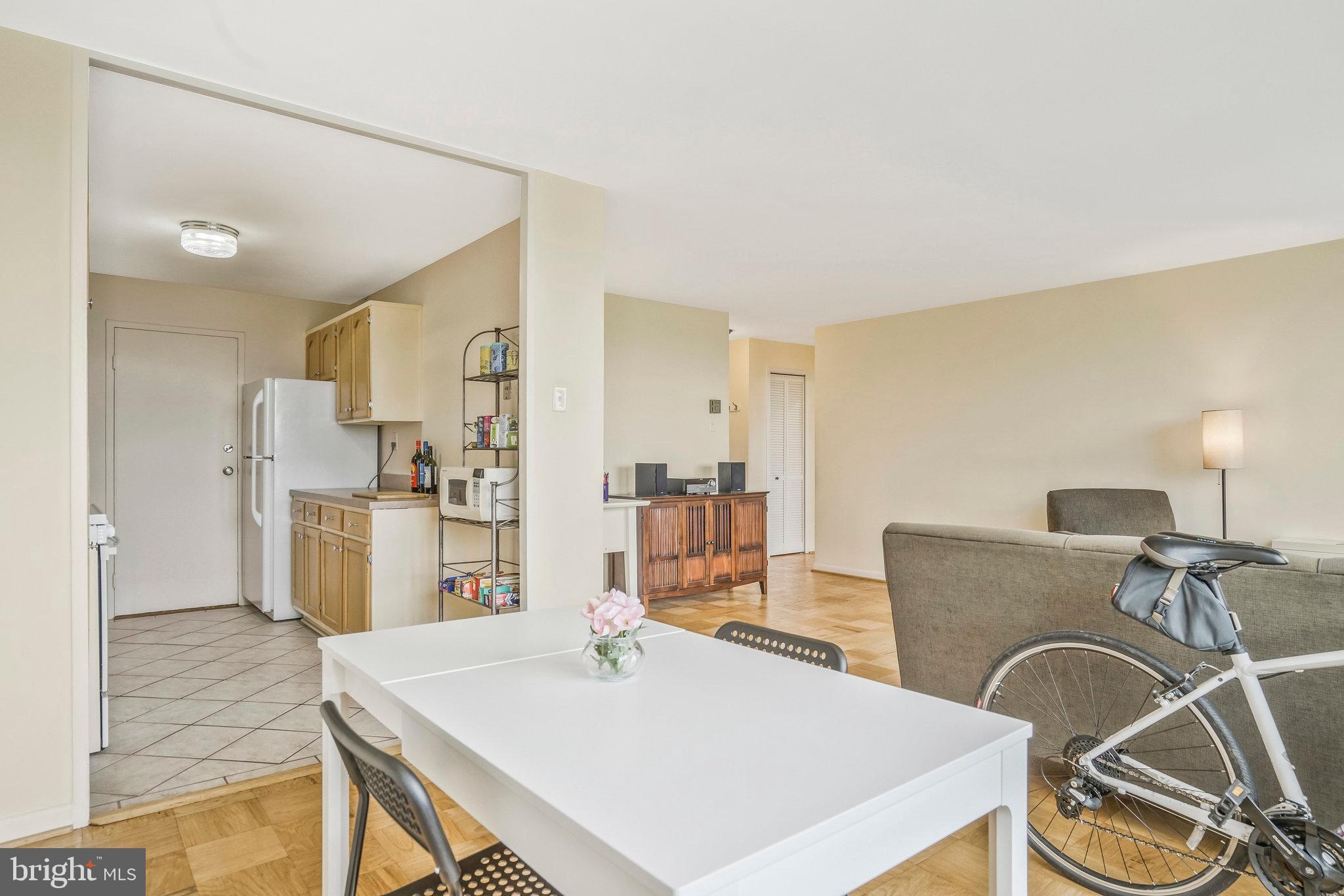 RIVER TOWERS - Residential