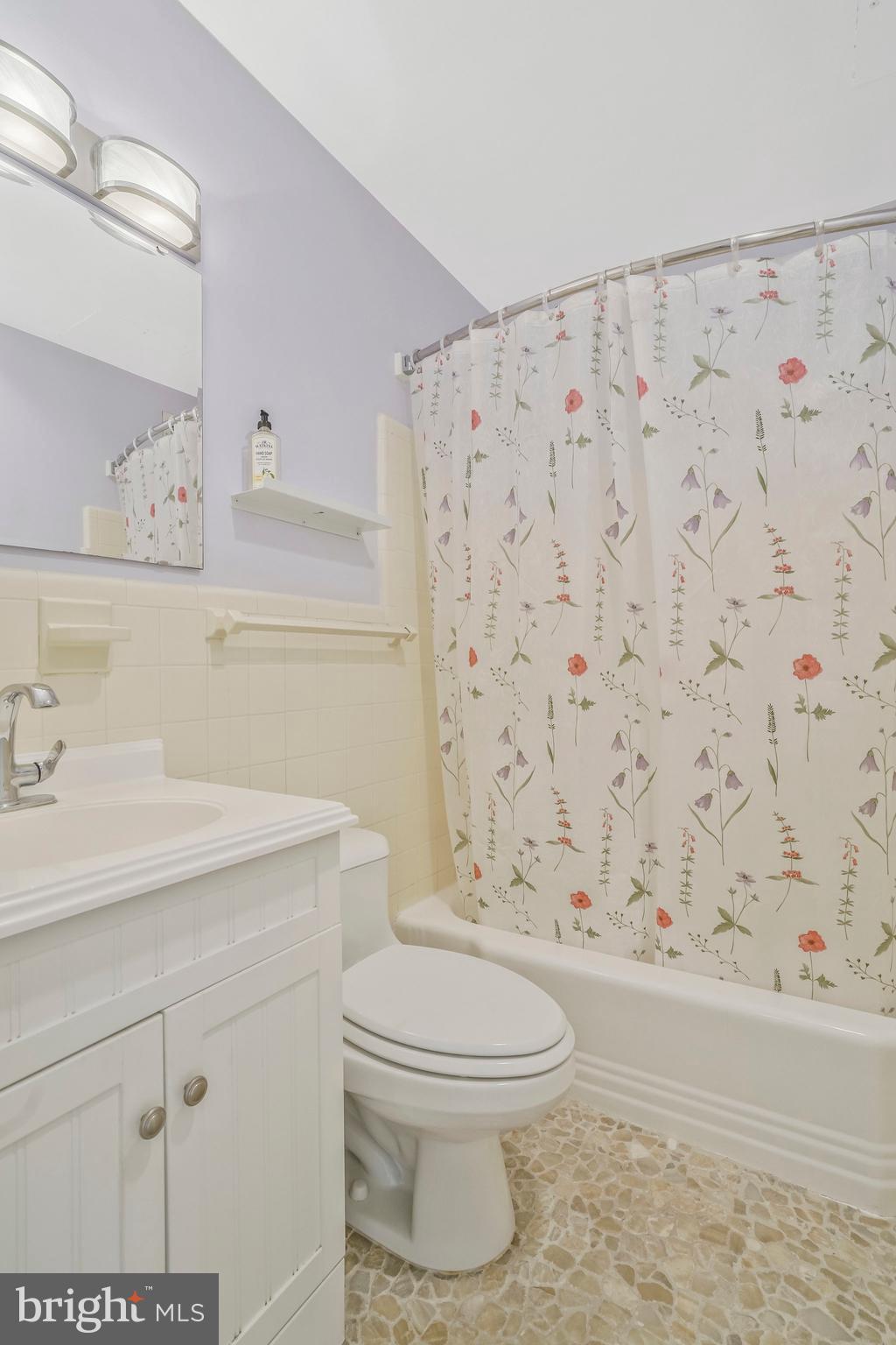 RIVER TOWERS - Residential