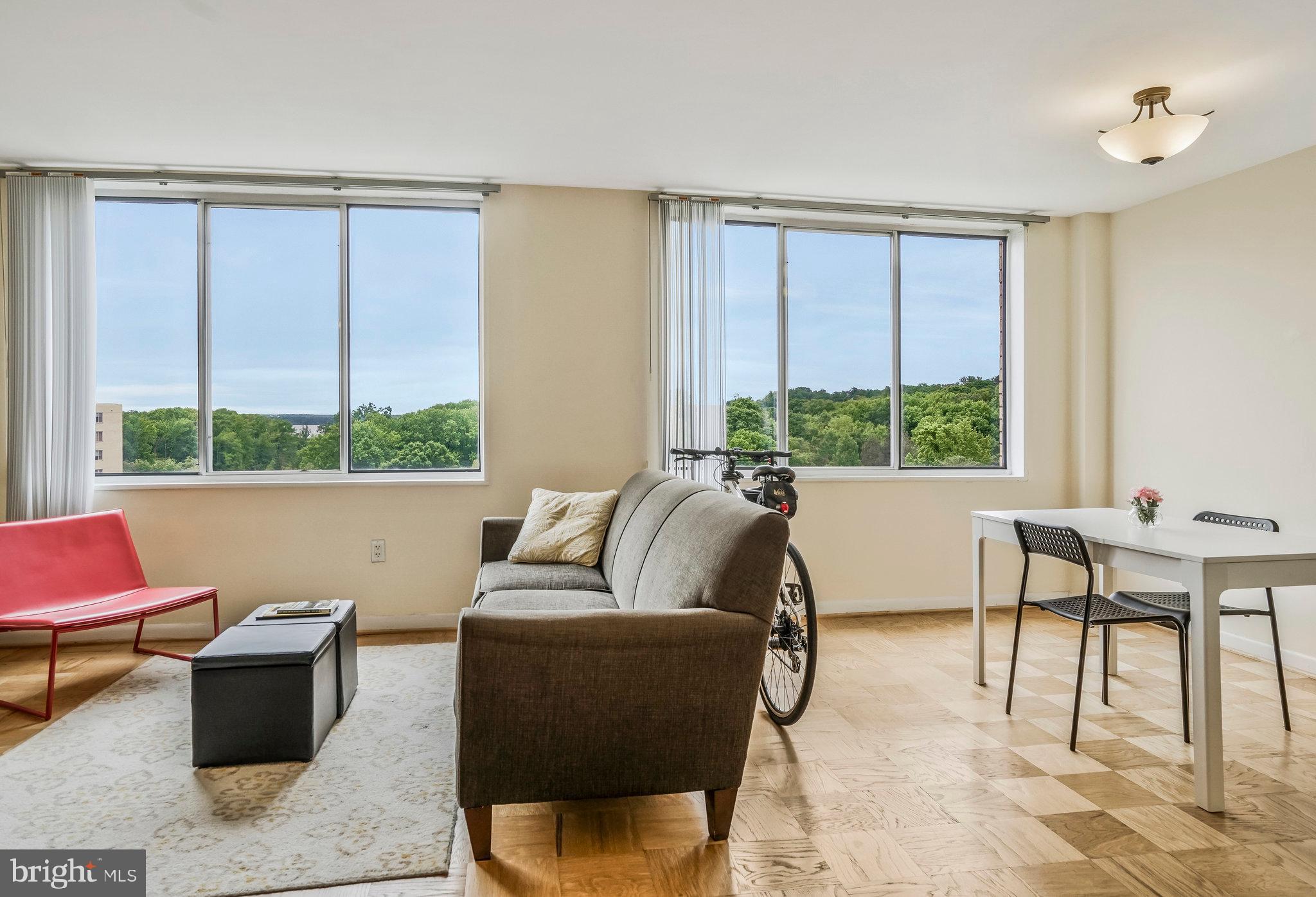 RIVER TOWERS - Residential